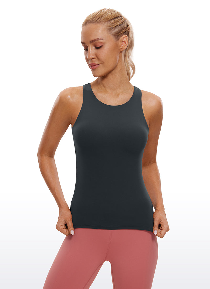 CRZ YOGA Pambabae Butterluxe Built-in na Bra na may Mataas na Leeg na Racerback Tank Melanite