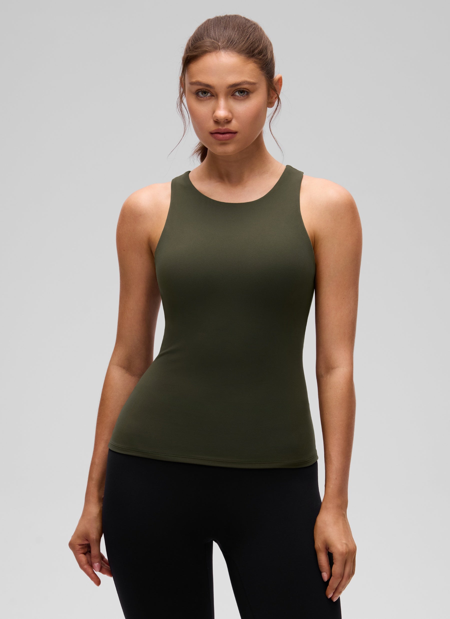 CRZ YOGA Pambabae Butterluxe Built-in na Bra na Mataas ang Leeg na Racerback Tank na Olive Green