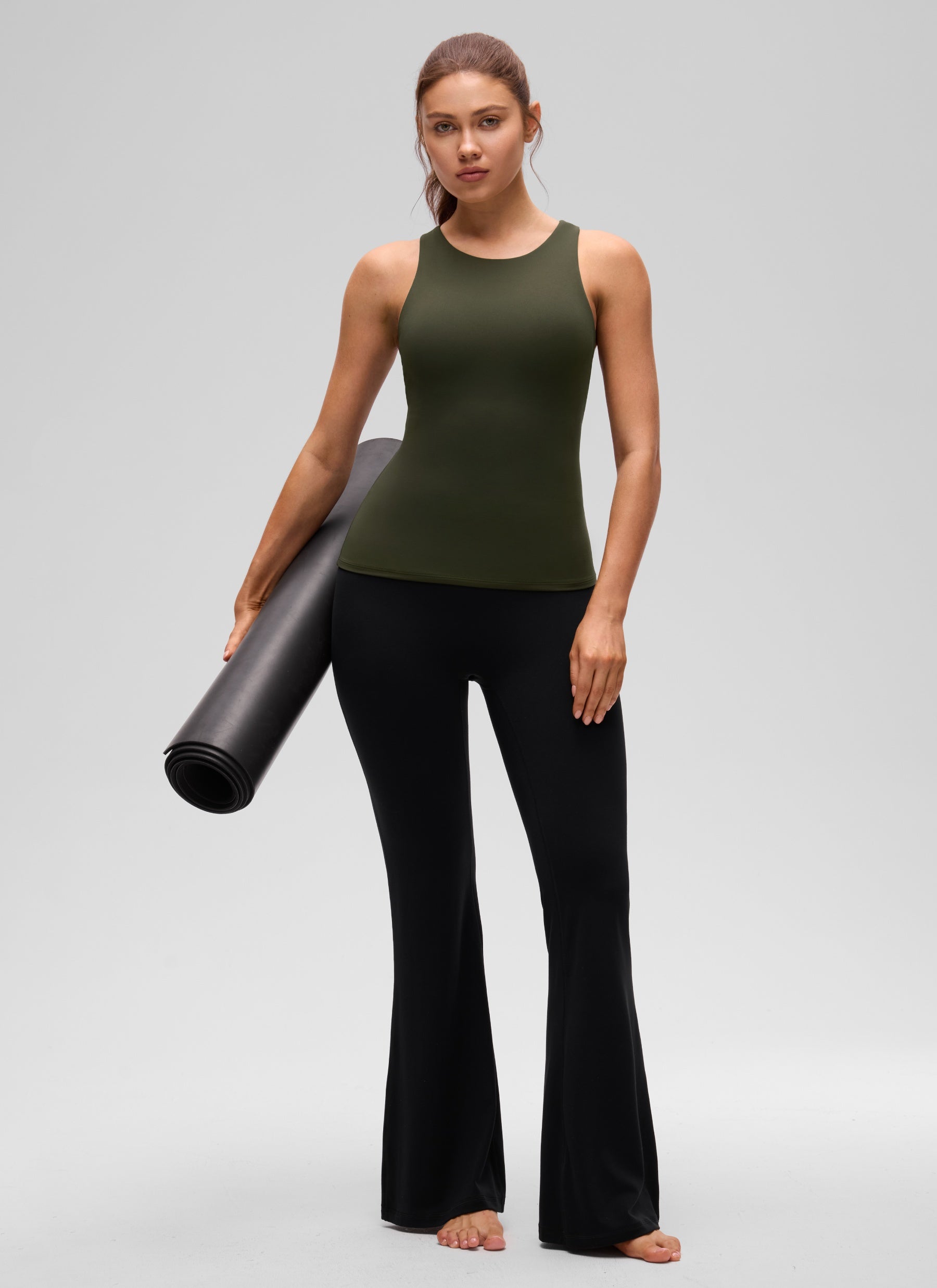 CRZ YOGA Pambabae Butterluxe Built-in na Bra na Mataas ang Leeg na Racerback Tank na Olive Green