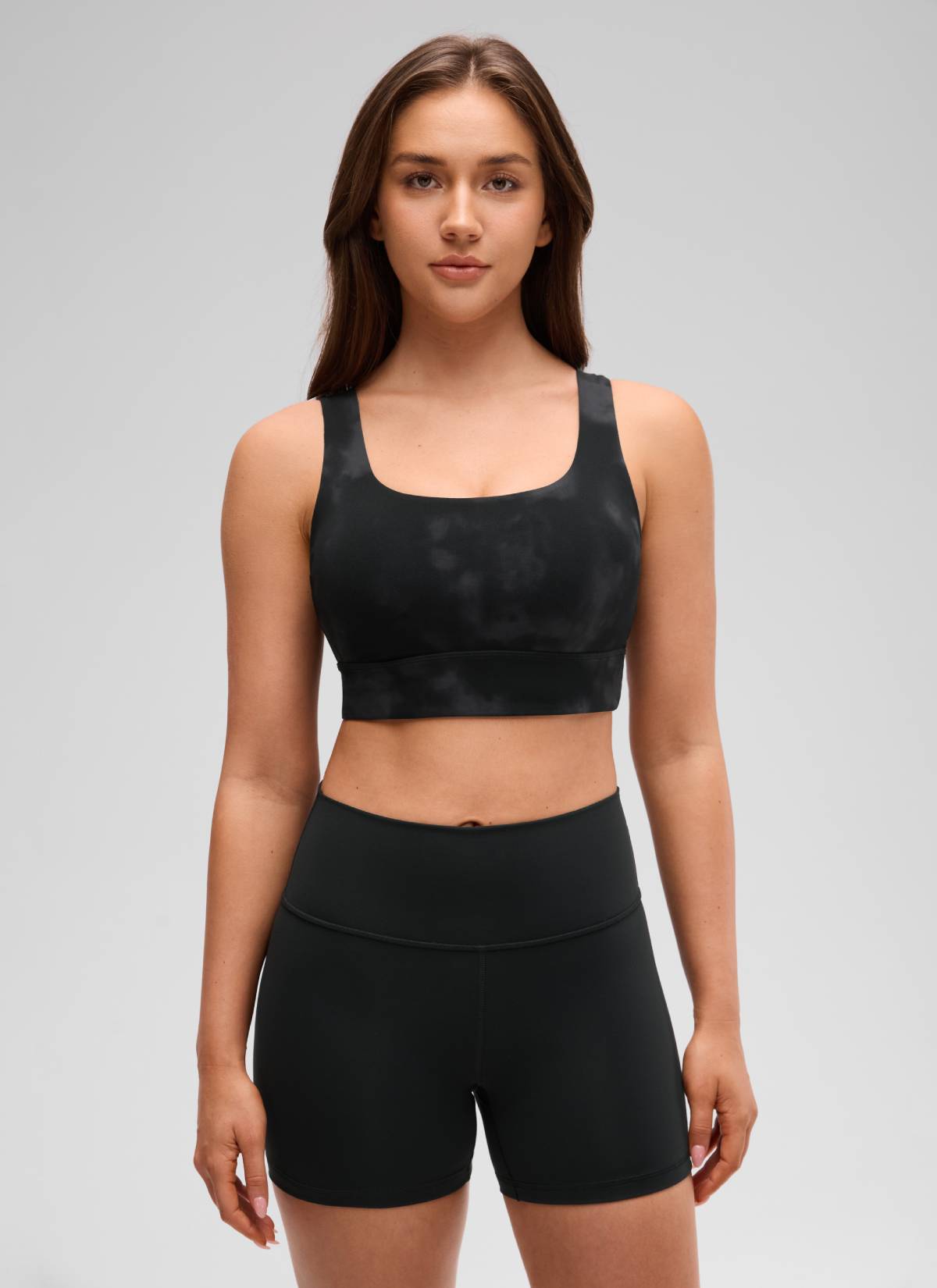 CRZ YOGA Yoga para sa Kababaihan na Mababang Suporta Butterluxe Sport Bra U Back Longline Black Tie Dye Flowers
