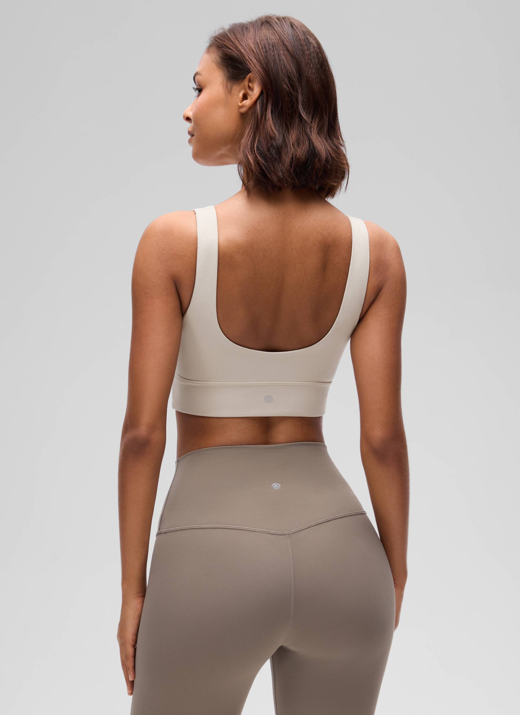 CRZ YOGA Yoga para sa Kababaihan na Mababang Suporta Butterluxe Sport Bra U Back Longline Mojave Tan