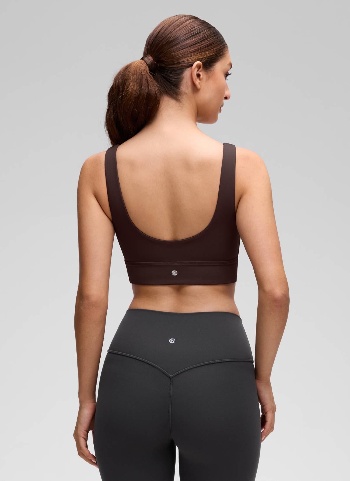 CRZ YOGA Yoga para sa Kababaihan na Mababang Suporta Butterluxe Sport Bra U Back Longline Hot Fudge Brown