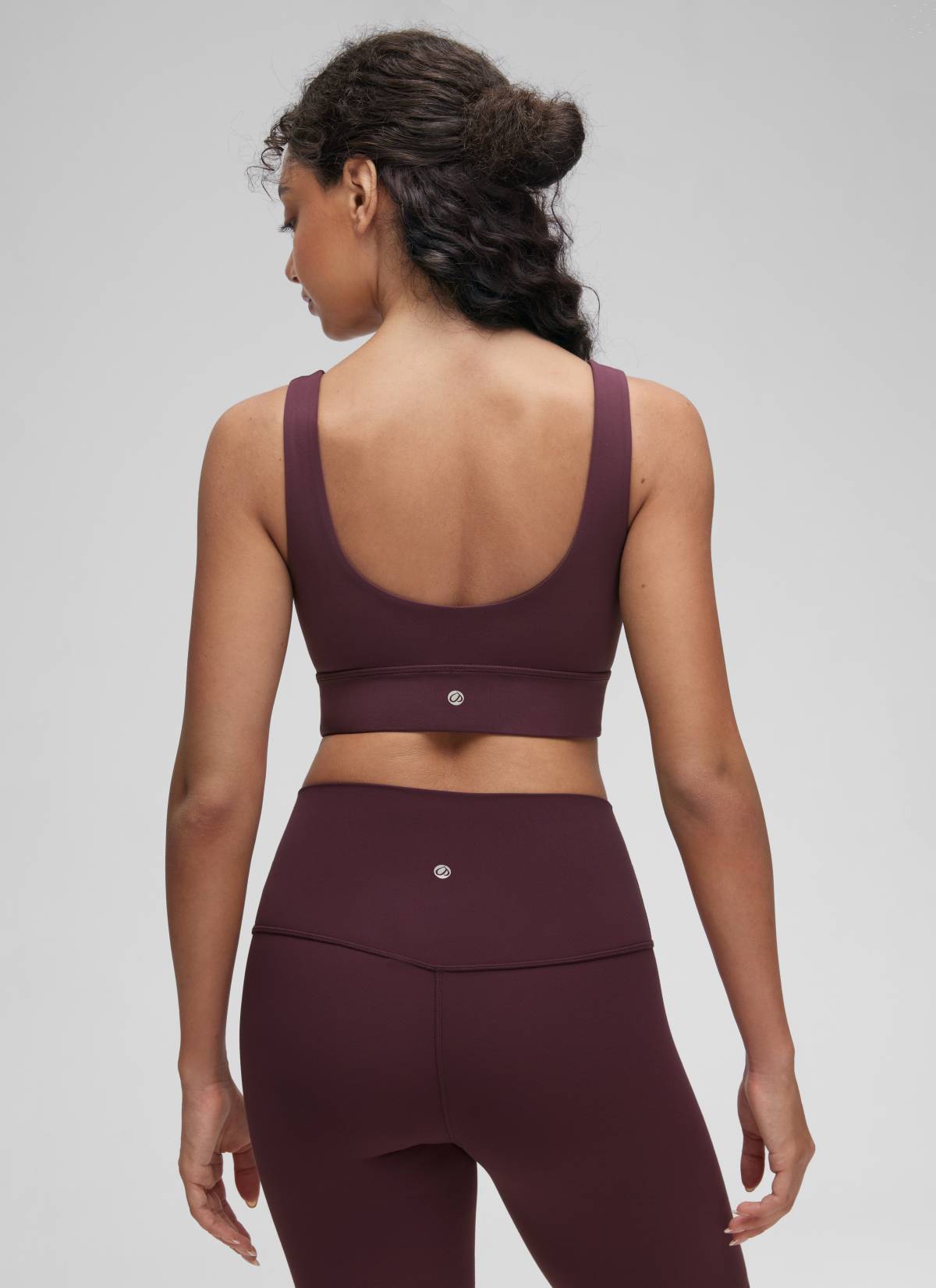CRZ YOGA Yoga para sa Kababaihan na Mababang Suporta Butterluxe Sport Bra U Back Longline Hinog na Plum