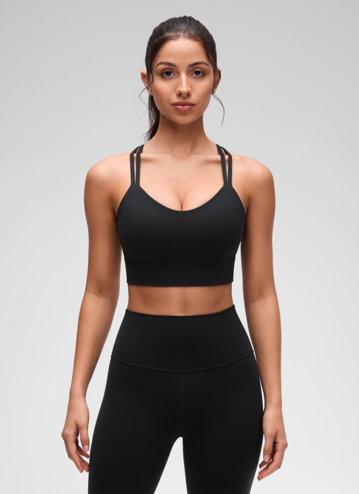 CRZ YOGA Pambabae Butterluxe Strappy Longline Criss Cross Molded Cup Bra Itim