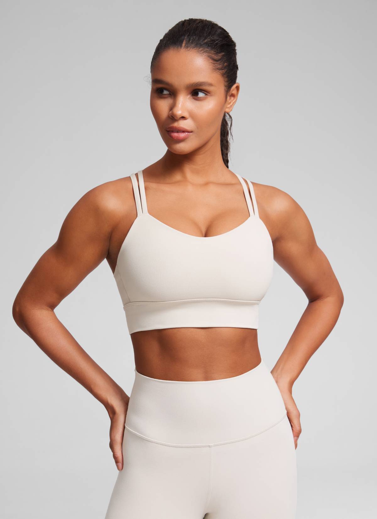 CRZ YOGA Pambabae Butterluxe Strappy Longline Criss Cross Molded Cup Bra Puting Aprikot