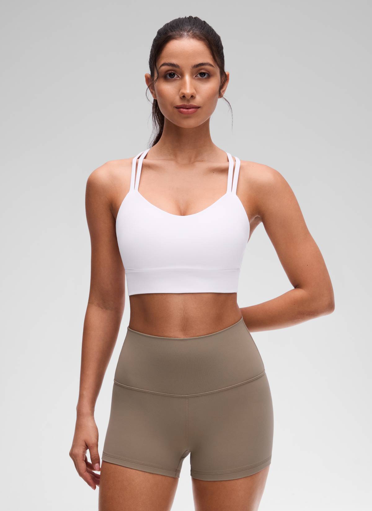 CRZ YOGA Pambabae Butterluxe Strappy Longline Criss Cross Molded Cup Bra na Puti
