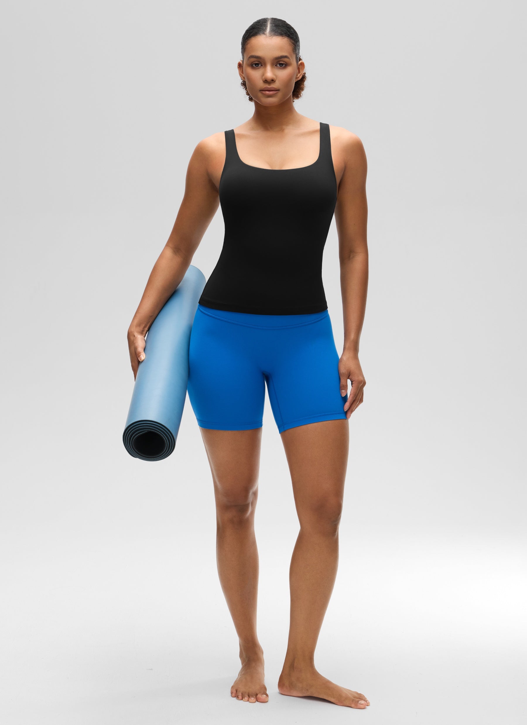CRZ YOGA SlimFit na Pang-itaas ng Pambabae Butterluxe Built-in na Bra U Neck Tanks na Itim