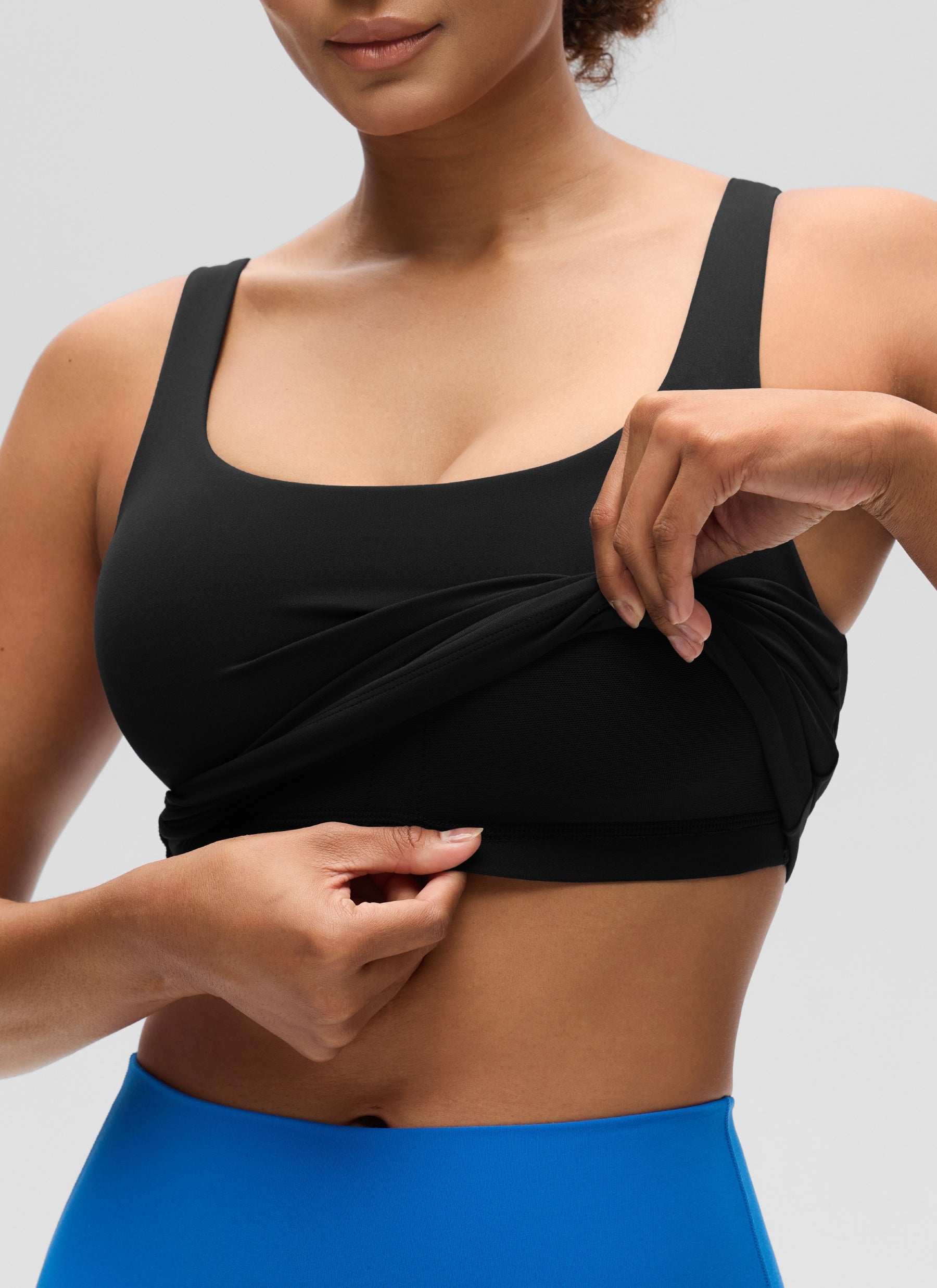 CRZ YOGA SlimFit na Pang-itaas ng Pambabae Butterluxe Built-in na Bra U Neck Tanks na Itim