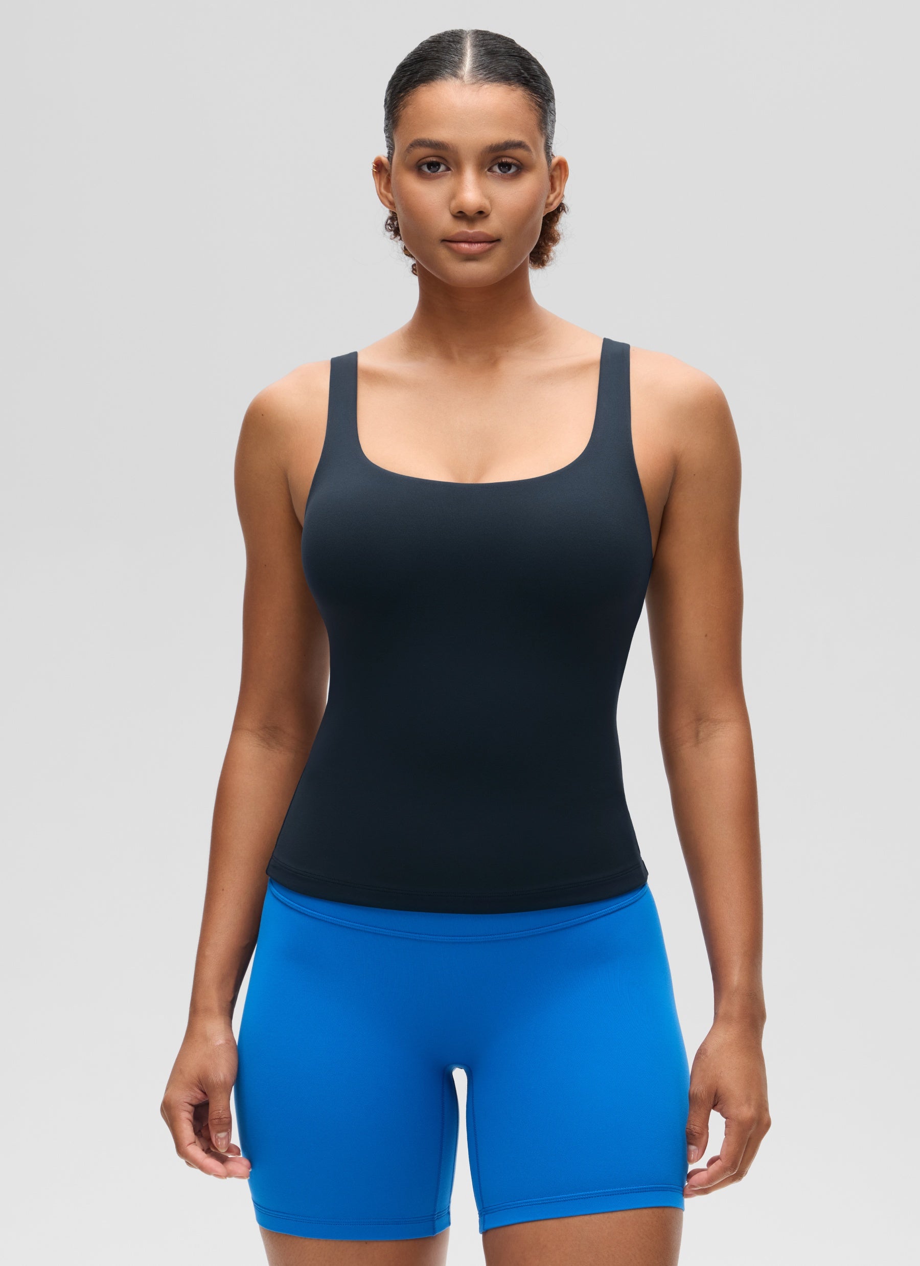 CRZ YOGA SlimFit na Pang-itaas ng Pambabae Butterluxe Built-in na Bra na may U Neck Tanks na may True Navy