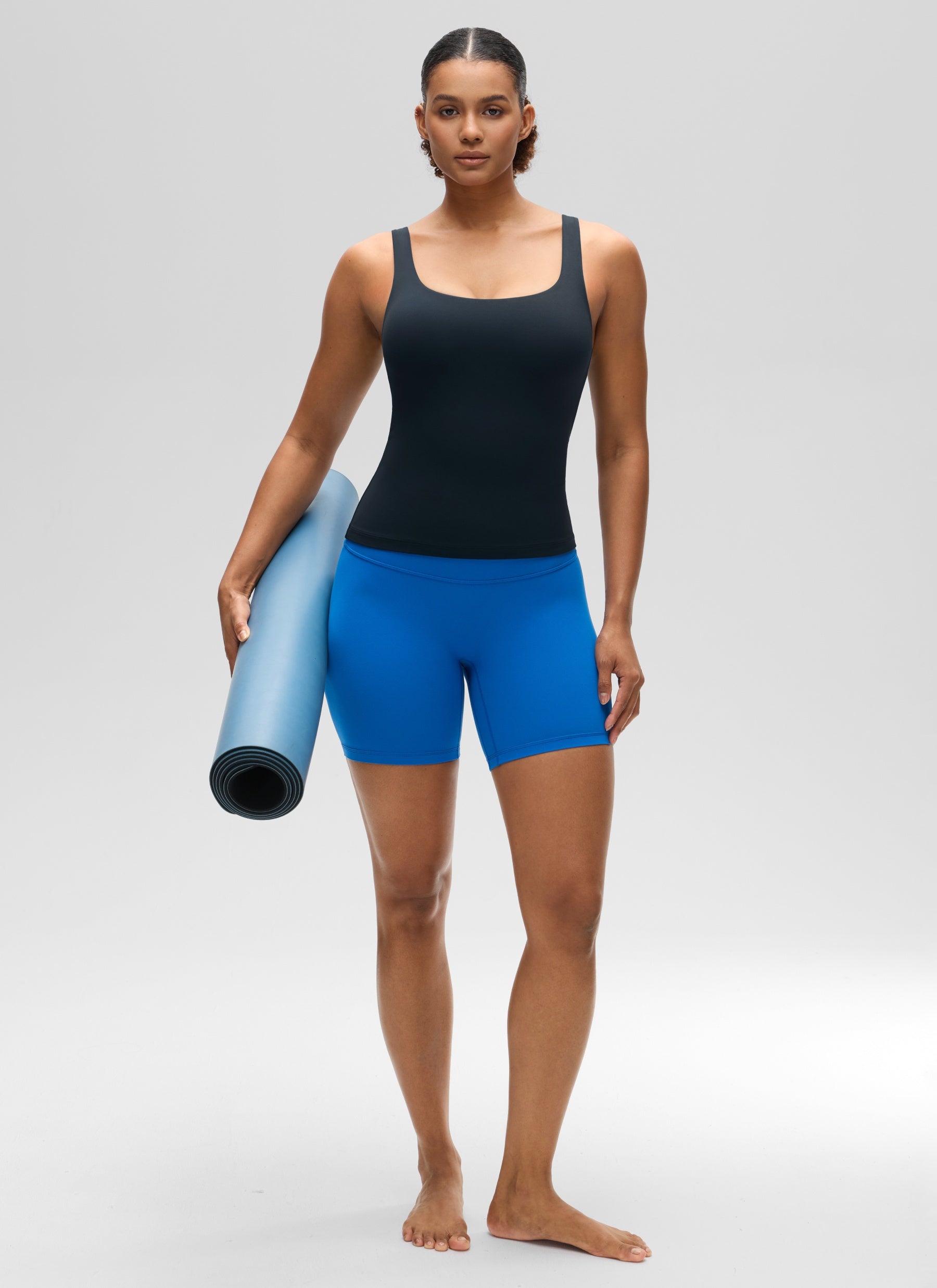 CRZ YOGA SlimFit na Pang-itaas ng Pambabae Butterluxe Built-in na Bra na may U Neck Tanks na may True Navy