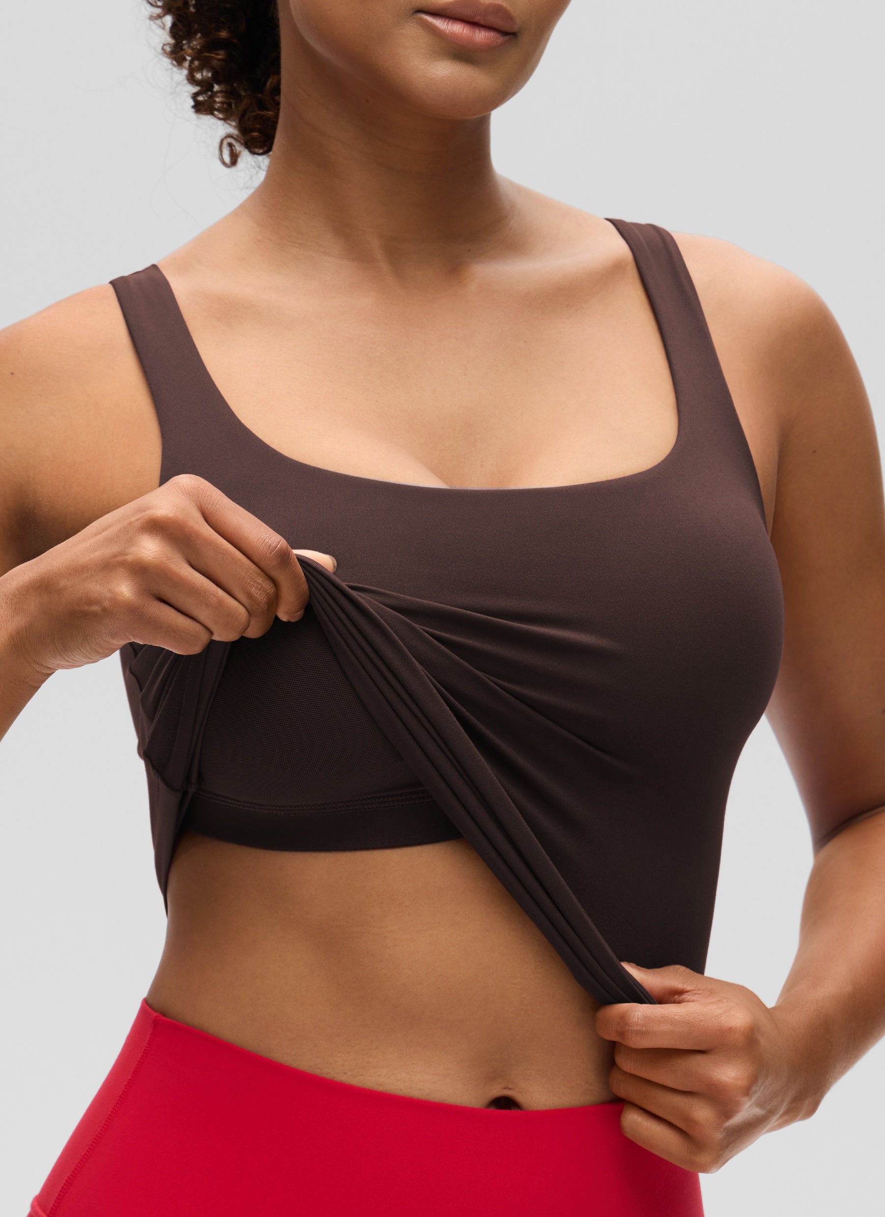 CRZ YOGA SlimFit na Pang-itaas ng Pambabae Butterluxe Built-in na Bra na may U Neck Tanks na may Hot Fudge Brown