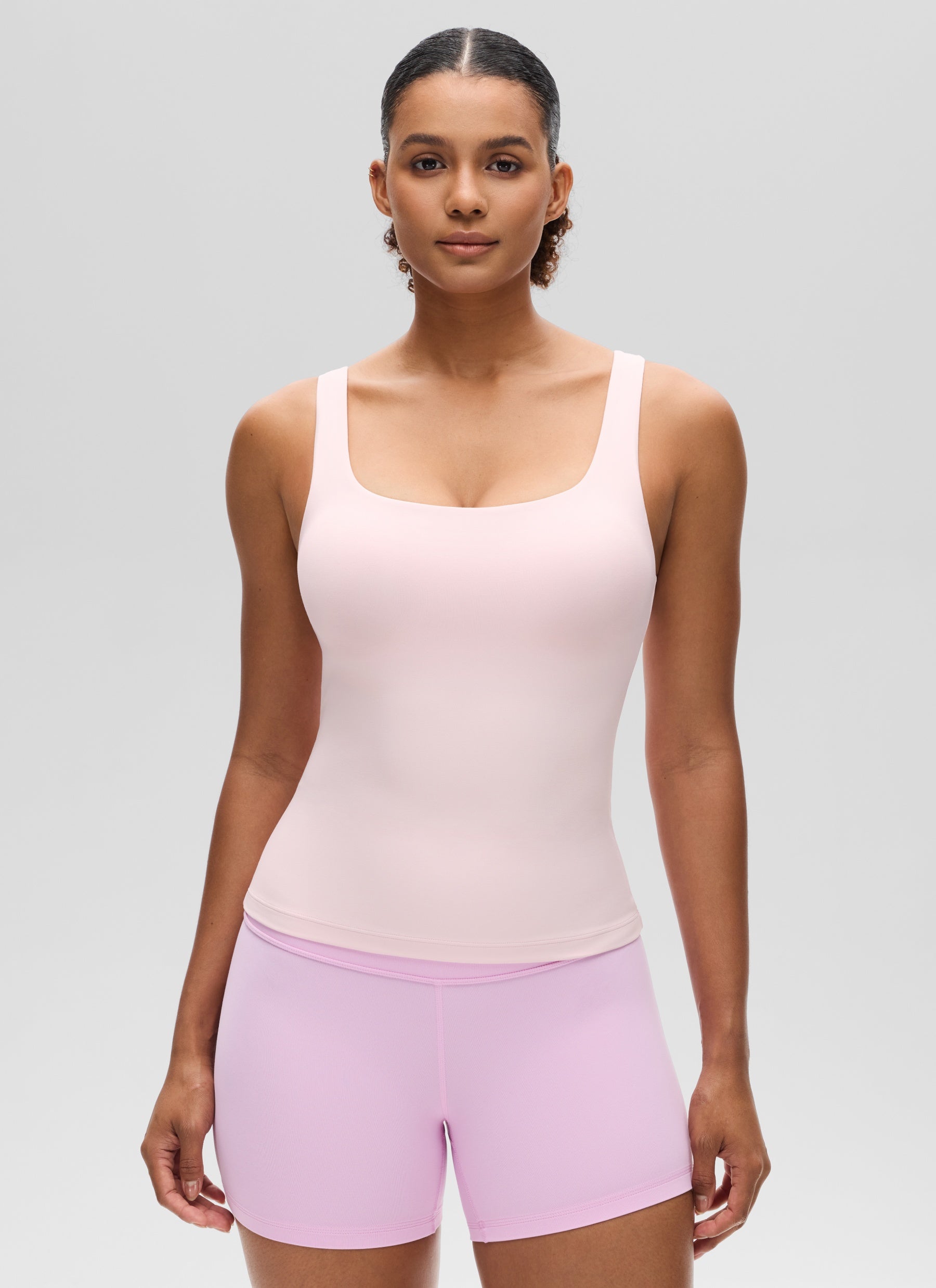CRZ YOGA SlimFit na Pang-itaas ng Pambabae Butterluxe Built-in na Bra na may U Neck Tanks na may Strawberry Pink