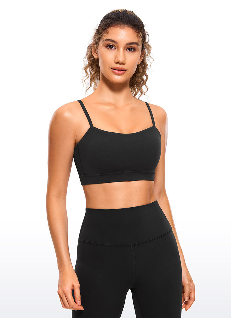 CRZ YOGA Pambabaeng Butterluxe Adjustable Spaghetti Thin Strap Sports Bra Kulay Itim