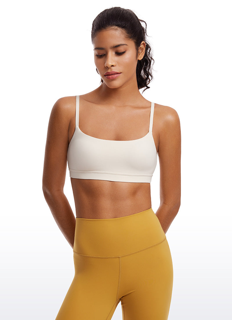 CRZ YOGA Pambabaeng Butterluxe Adjustable Spaghetti Strap Scoop Neck Bra White Apricot