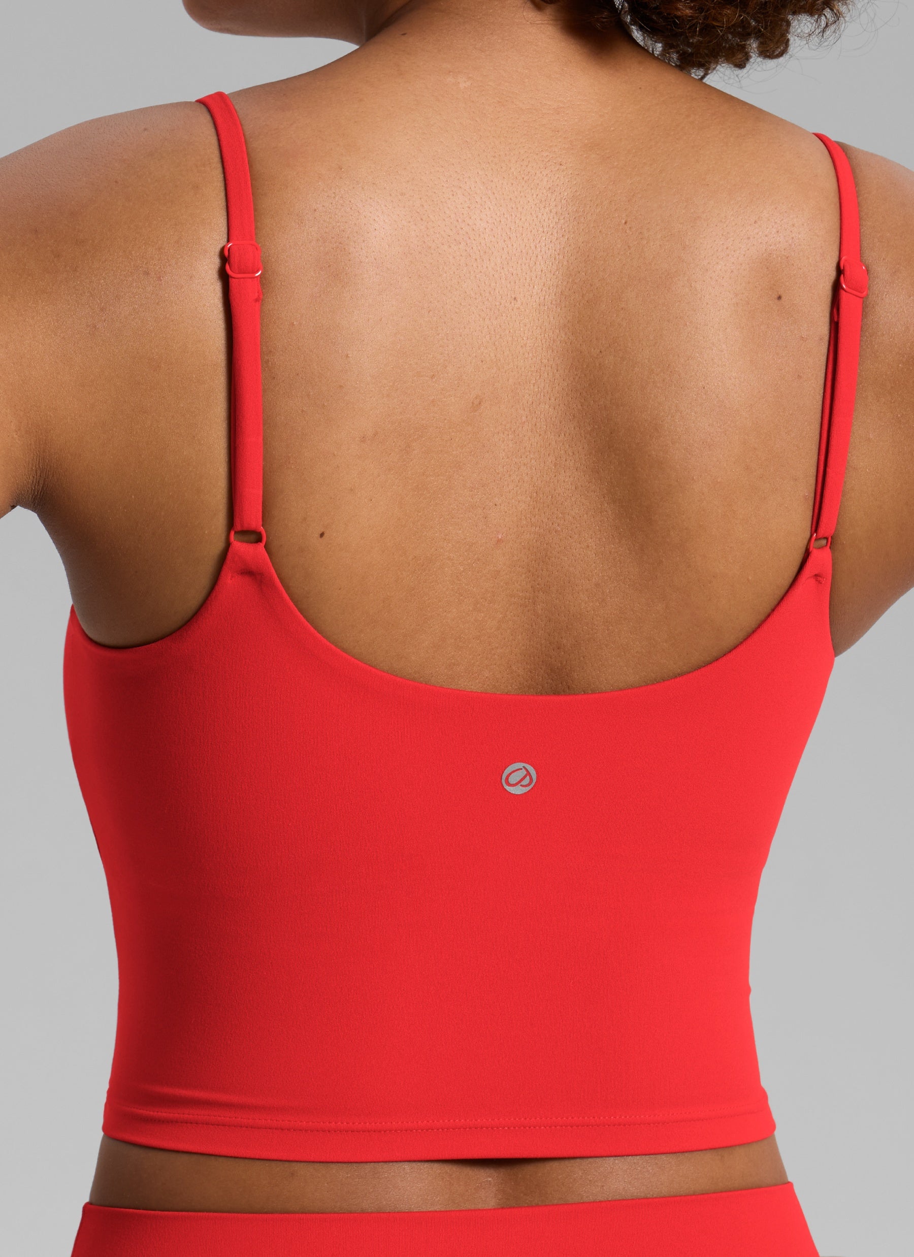 CRZ YOGA Pambabae Butterlift Scoop Neck U Back Yoga Longline Sports Bra Madilim na Pula