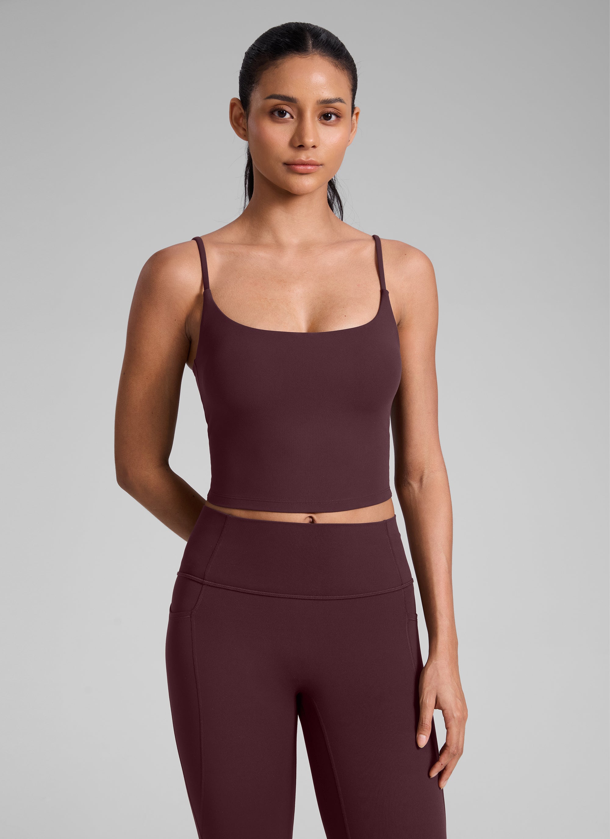 CRZ YOGA Pambabae Butterlift Scoop Neck U Back Yoga Longline Sports Bra Hinog na Plum
