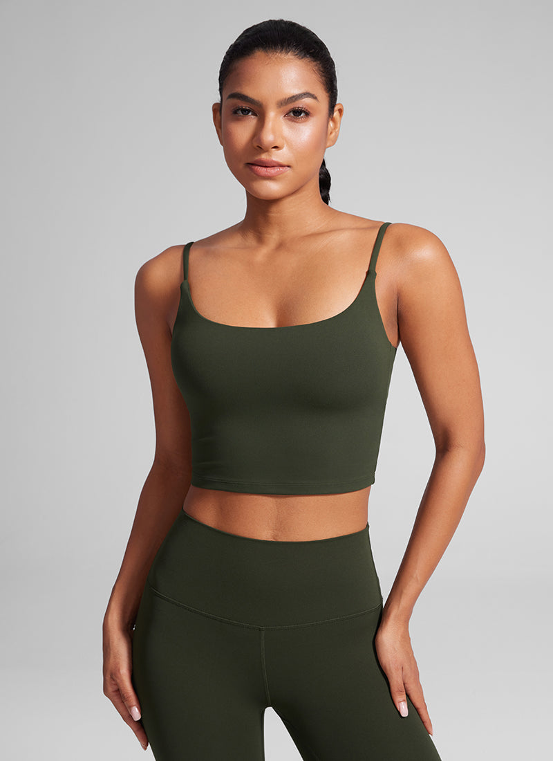 CRZ YOGA Pambabae Butterlift Scoop Neck U Back Yoga Longline Sports Bra na may Kulay Olive Green