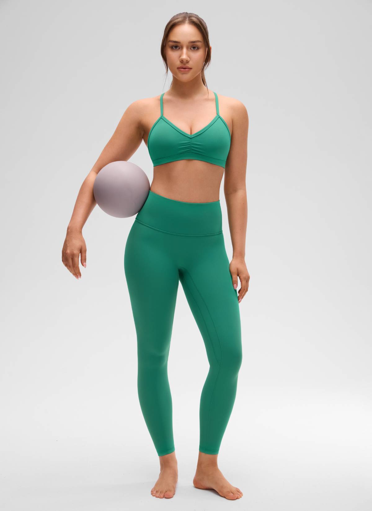 CRZ YOGA Butterluxe Pambabaeng Ruched V Neck Yoga Padded Sports Bra Cascadia Green