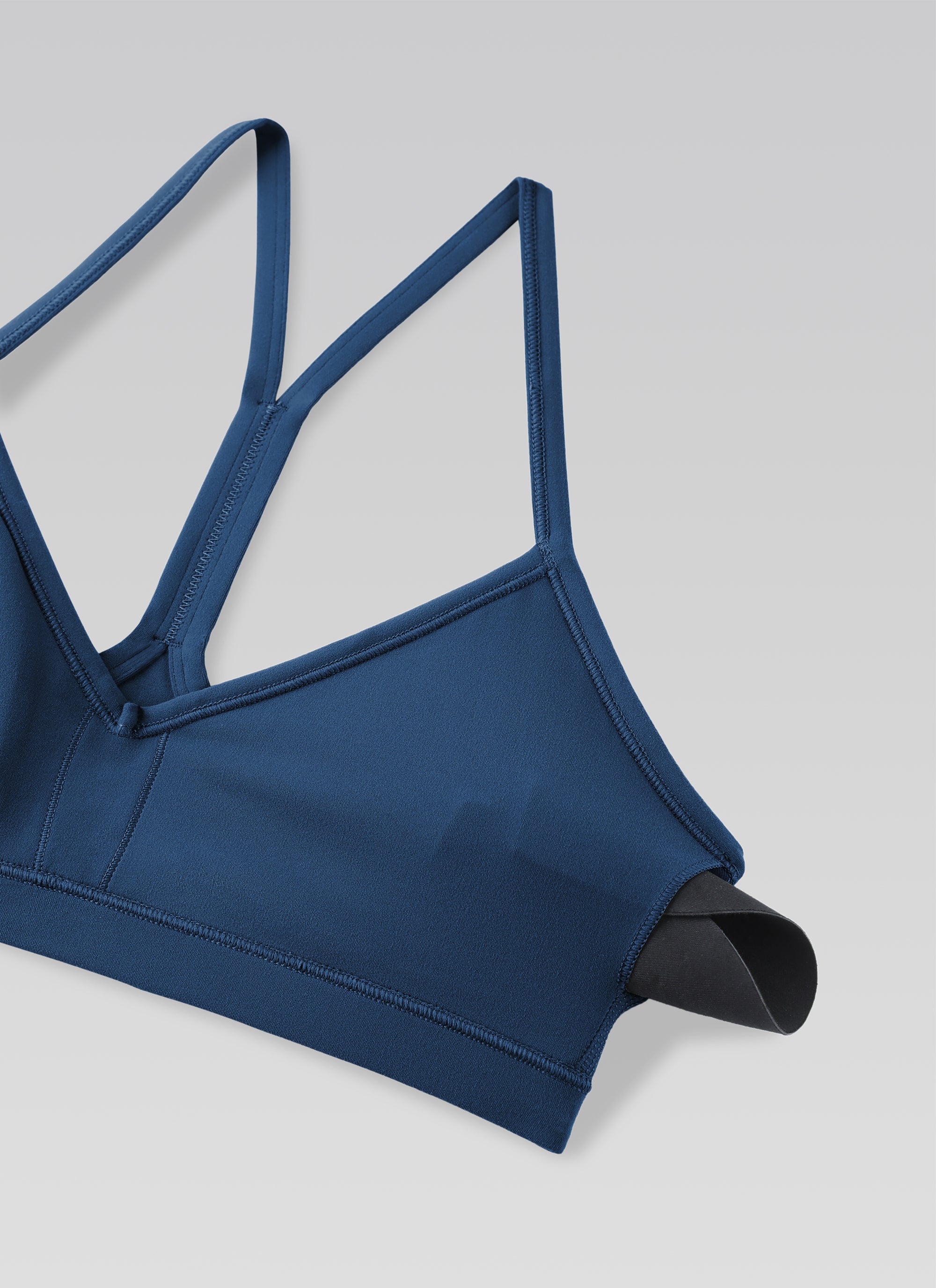 CRZ YOGA Butterluxe Pambabaeng Ruched V Neck Yoga Padded Sports Bra French Navy