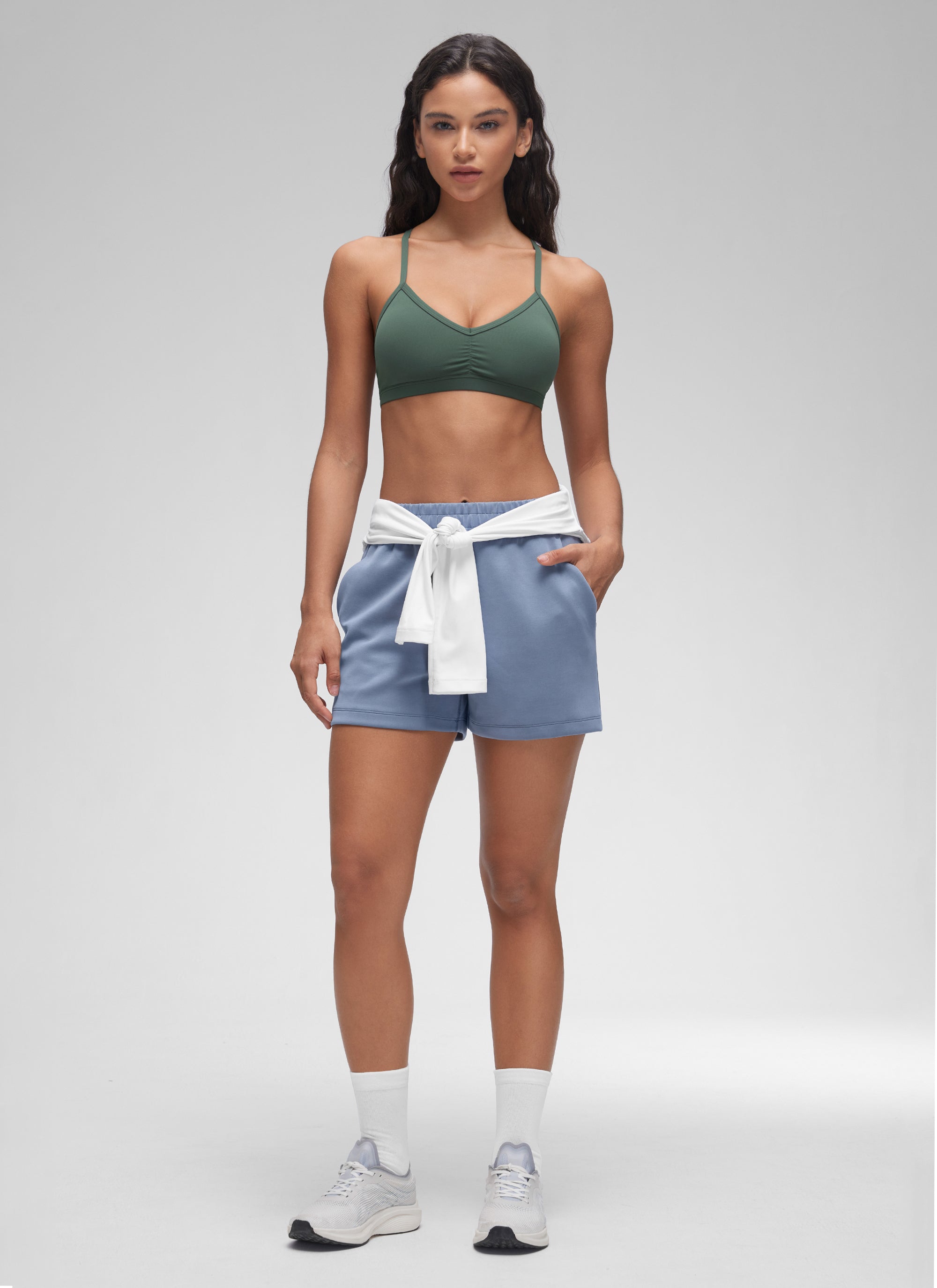 CRZ YOGA Butterluxe Pambabaeng Ruched V Neck Yoga Padded Sports Bra Dark Forest Green