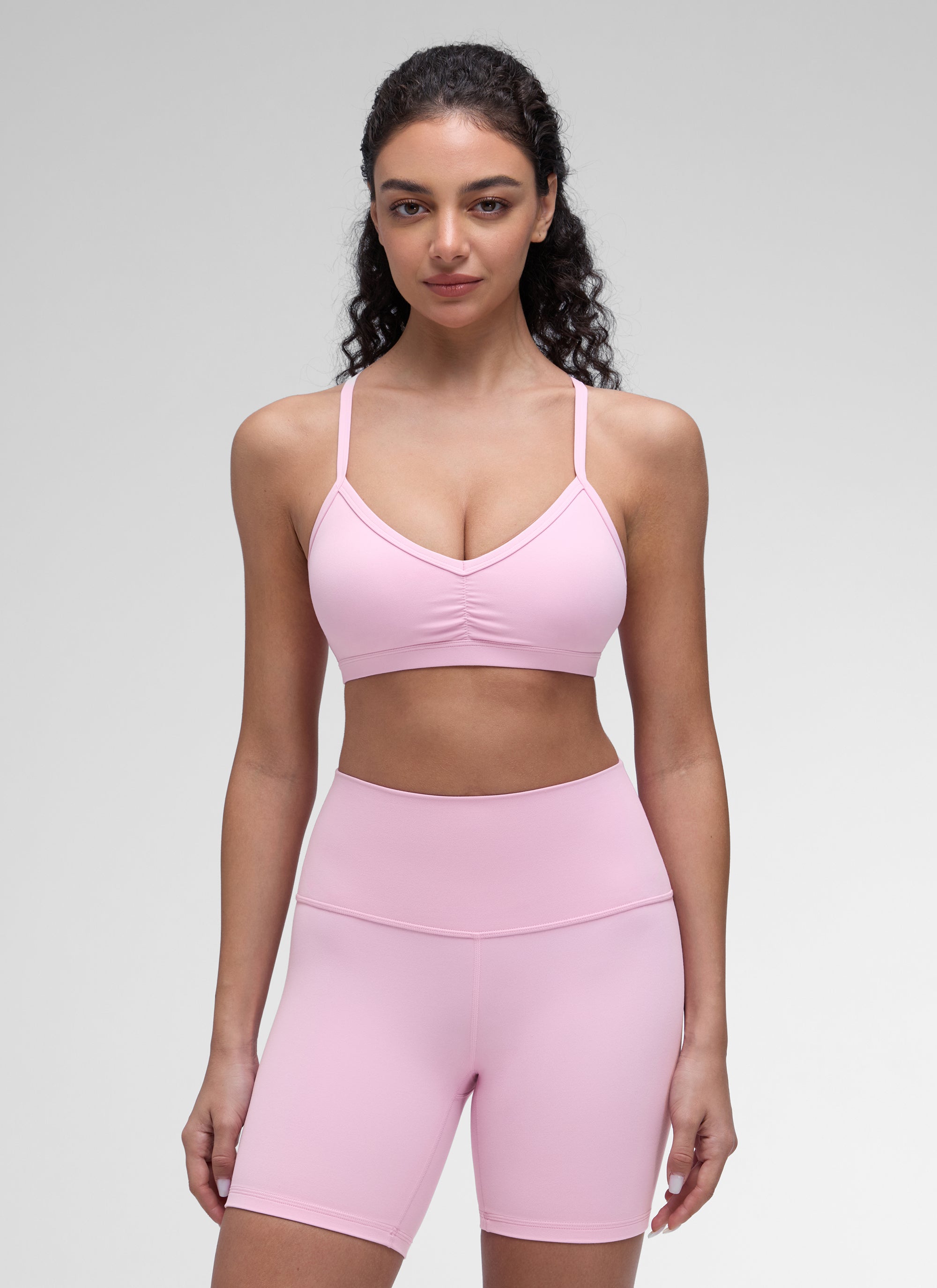 CRZ YOGA Butterluxe Pambabaeng Ruched V Neck Yoga Padded Sports Bra Vita Pink