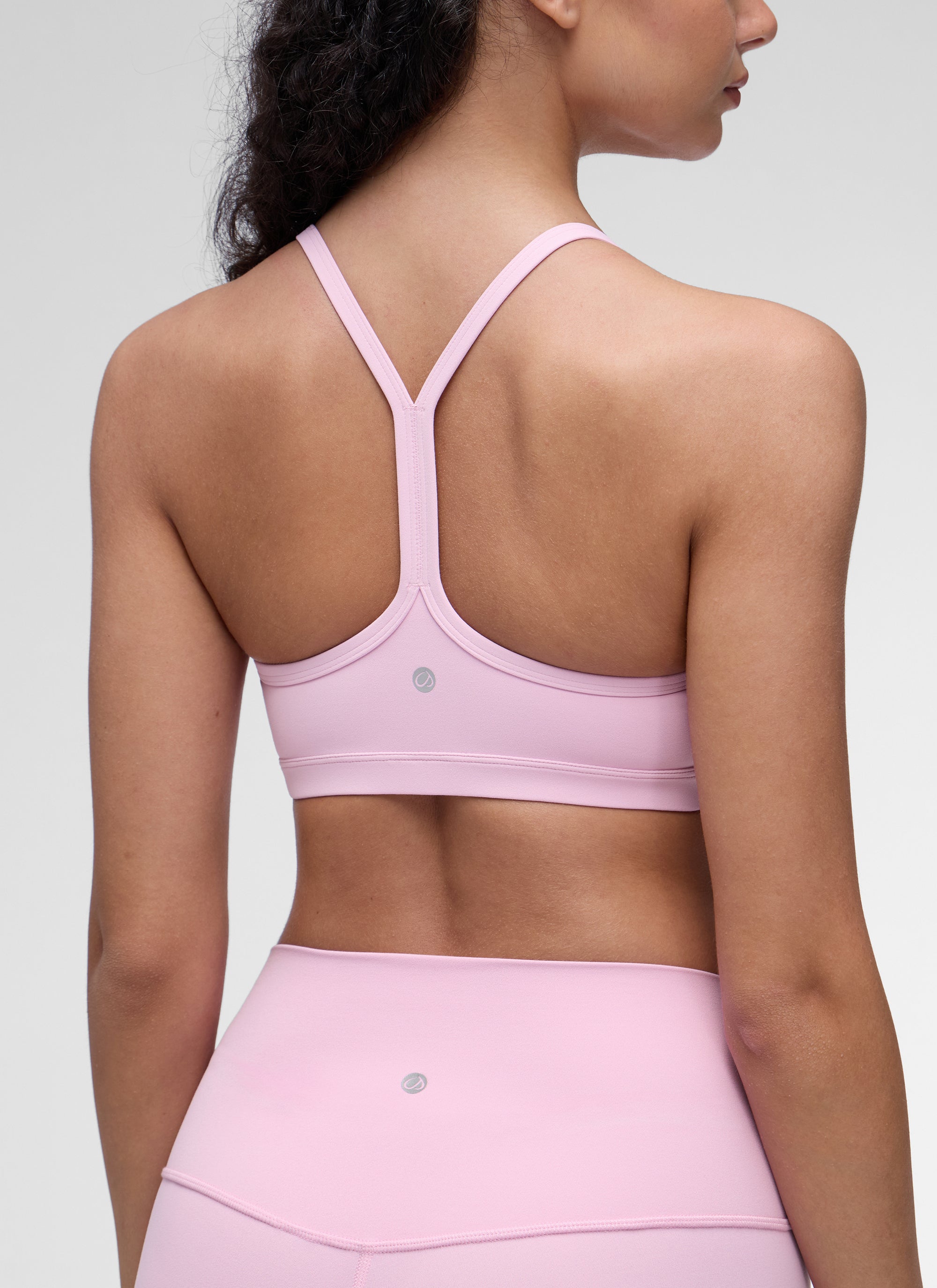 CRZ YOGA Butterluxe Pambabaeng Ruched V Neck Yoga Padded Sports Bra Vita Pink
