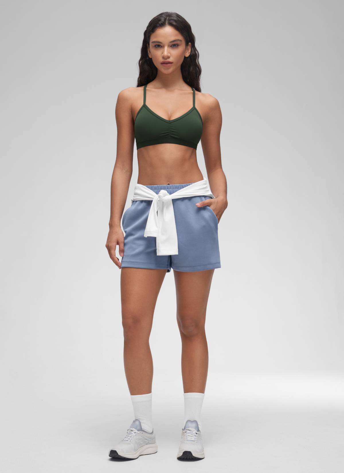 CRZ YOGA Butterluxe Pambabaeng Ruched V Neck Yoga Padded Sports Bra Legend Green