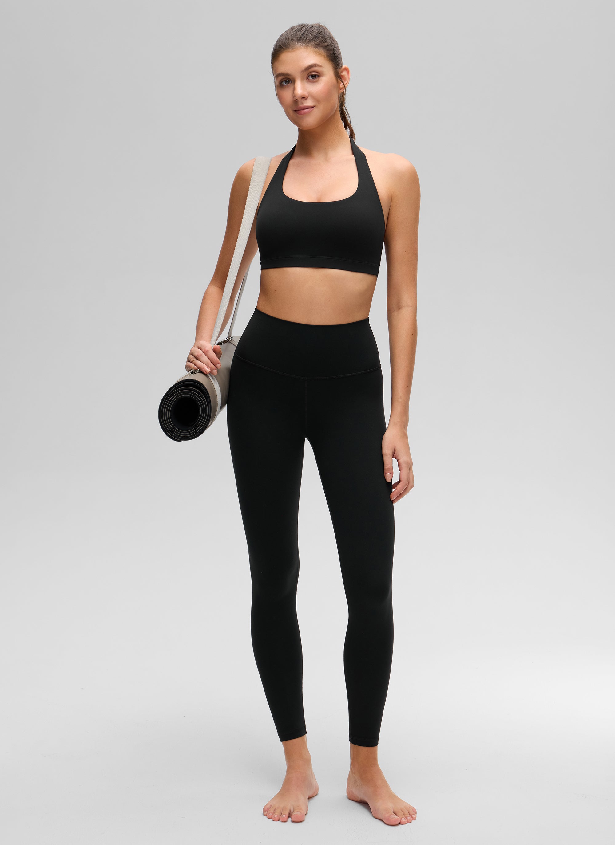 CRZ YOGA Pambabaeng Yoga Scoop Neck Padded Open Back Sports Bras Itim