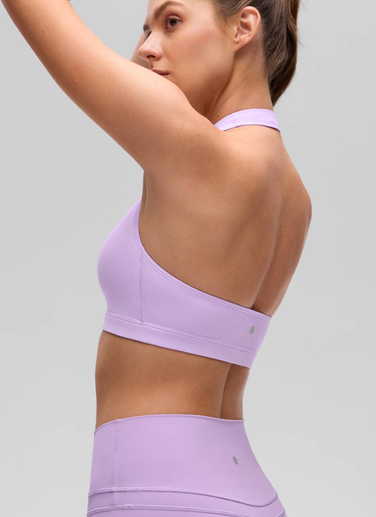 CRZ YOGA Pambabaeng Yoga Scoop Neck Padded Open Back Sports Bras Elfin Purple