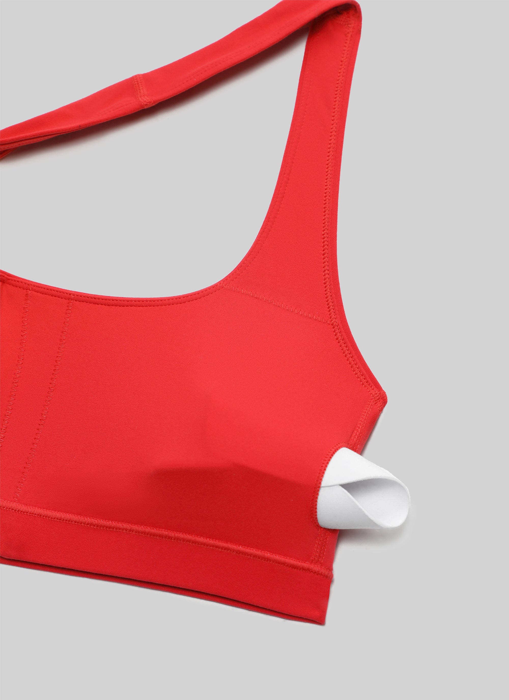 CRZ YOGA Pambabaeng Yoga Scoop Neck Padded Open Back Sports Bras Madilim na Pula