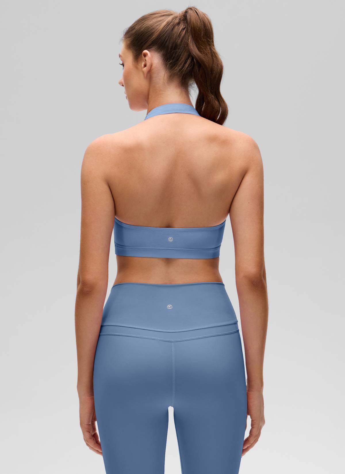 CRZ YOGA Pambabaeng Yoga Scoop Neck Padded Open Back Sports Bras Oasis Blue