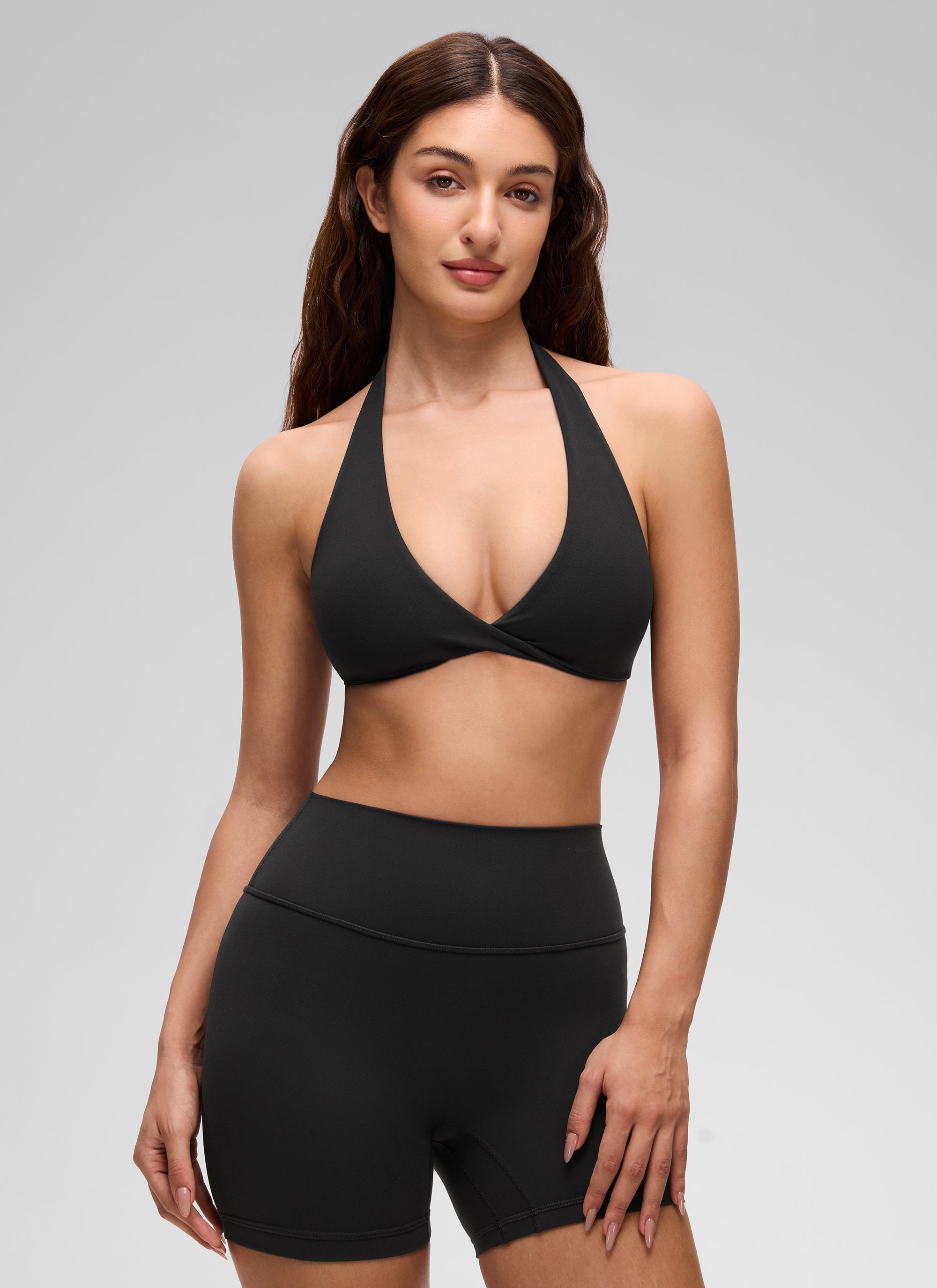 CRZ YOGA Pambabae Butterluxe Yoga V Neck Crop Double Lined Sports Bra Itim