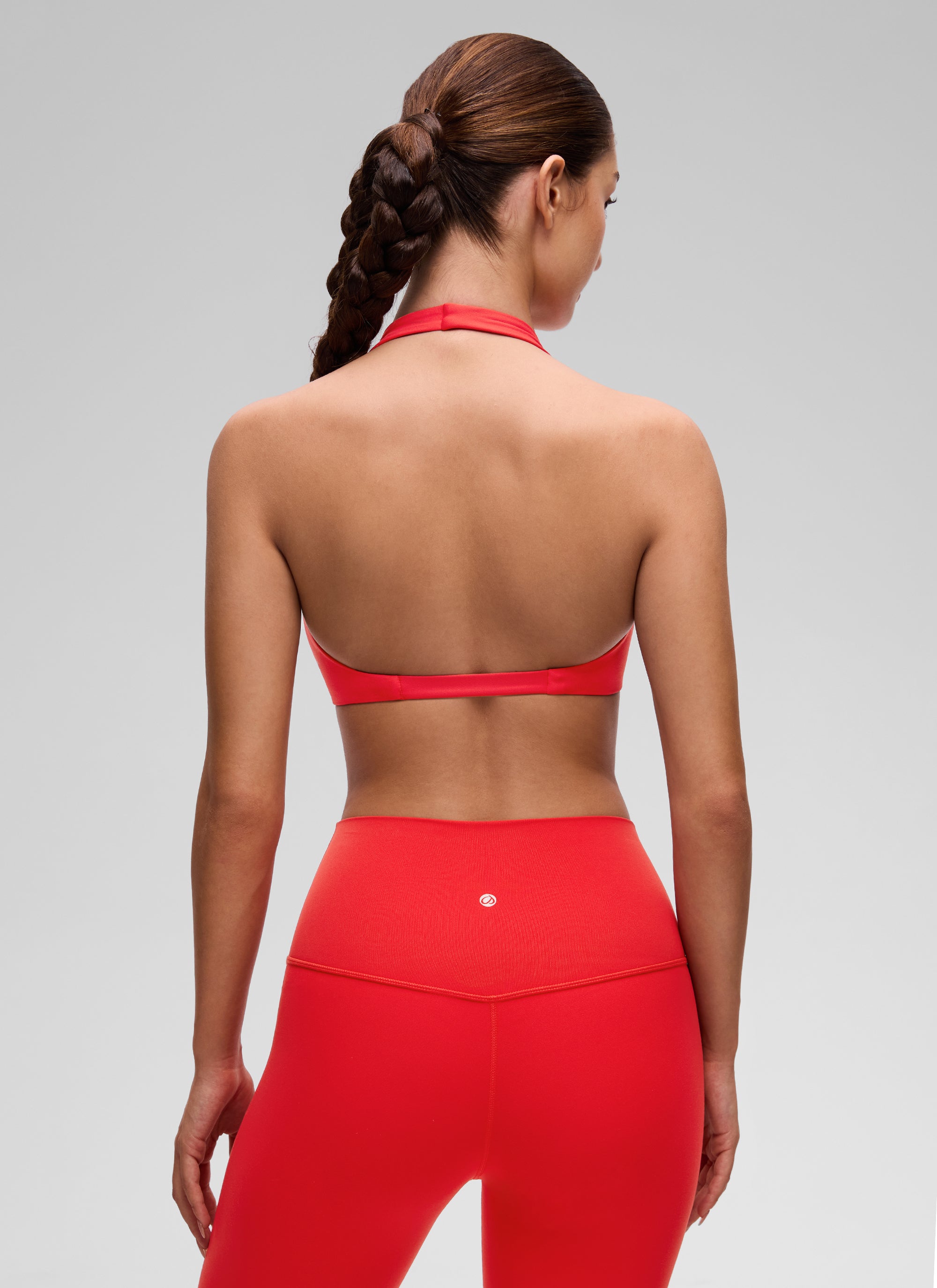 CRZ YOGA Pambabae Butterluxe Yoga V Neck Crop Double Lined Sports Bra Madilim na Pula