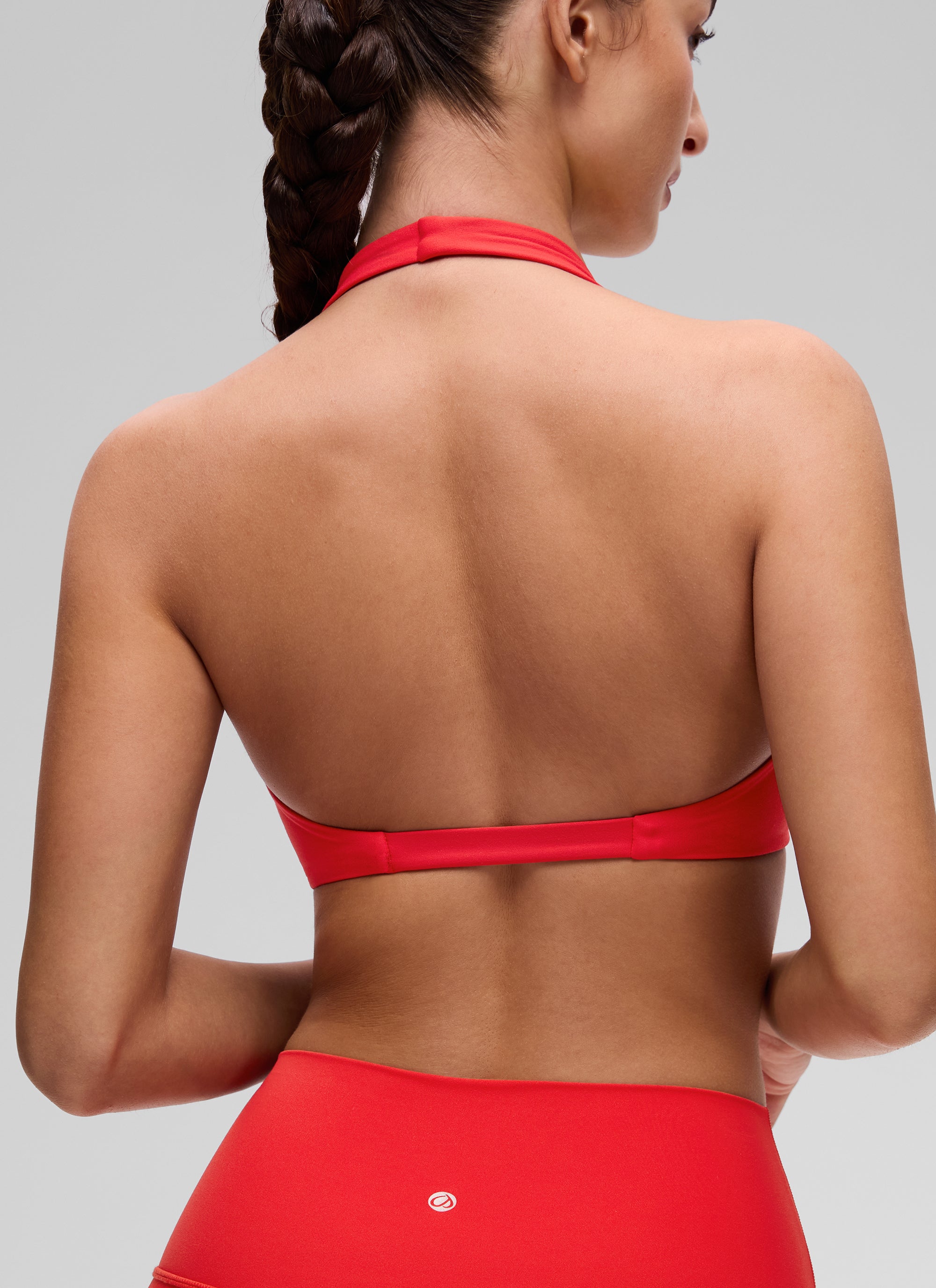 CRZ YOGA Pambabae Butterluxe Yoga V Neck Crop Double Lined Sports Bra Madilim na Pula