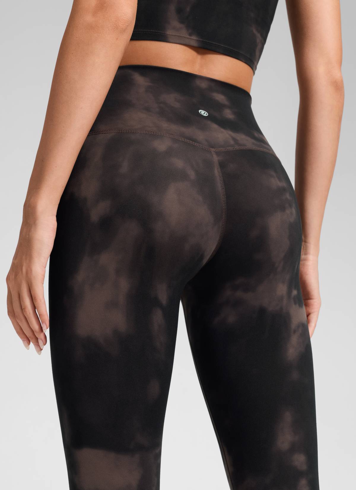 CRZ YOGA Mataas na Lugar ng Yoga Lounge para sa Kababaihan Butterluxe Yoga Leggings 28'' Taupe Tie Dye Flowers