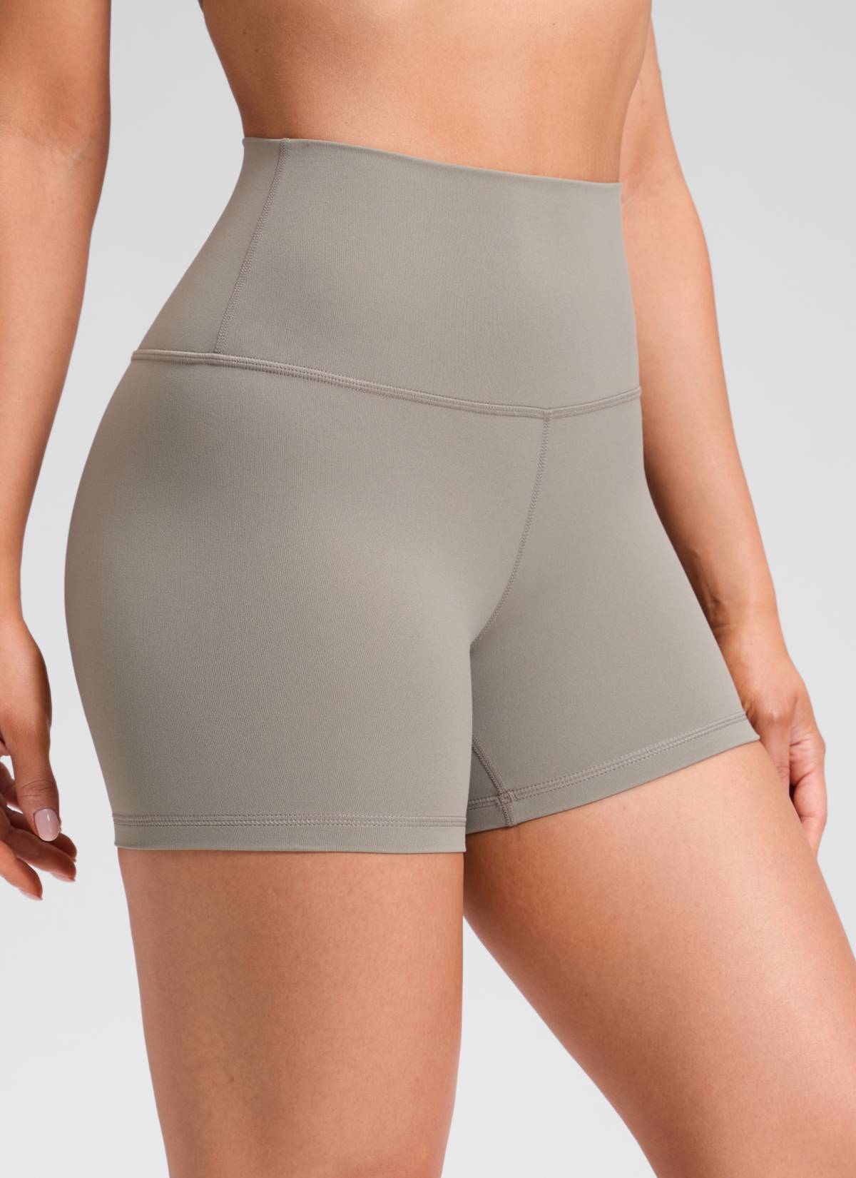 CRZ YOGA Pambabaeng Yoga High Rise Biker Shorts Butterluxe Shorts na 4'' Warm Ash Grey