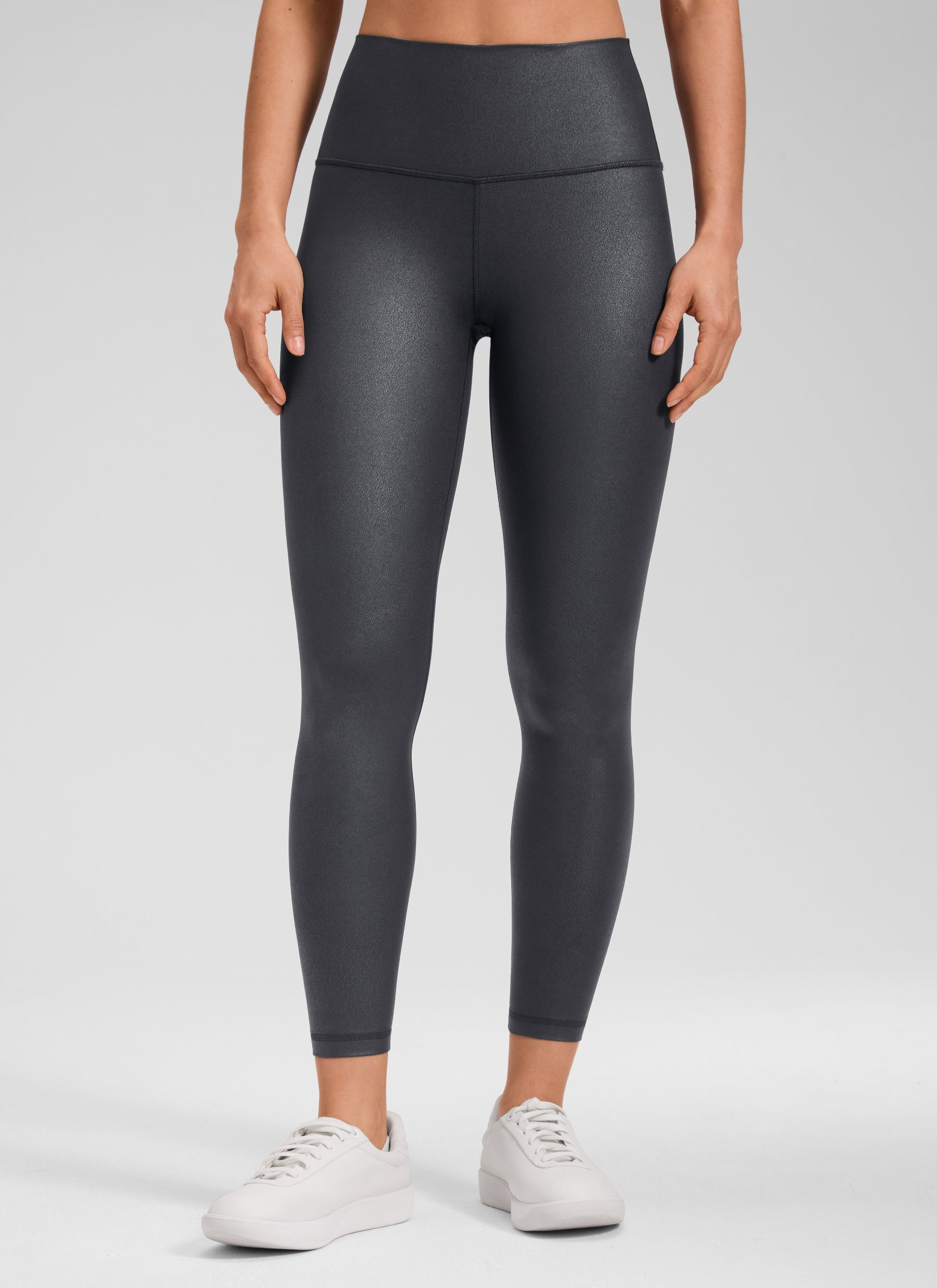 CRZ YOGA Babae Butterluxe Matte Faux Leather Leggings na 25'' Mahiwagang Kulay Abo na Disenyo ng Foil