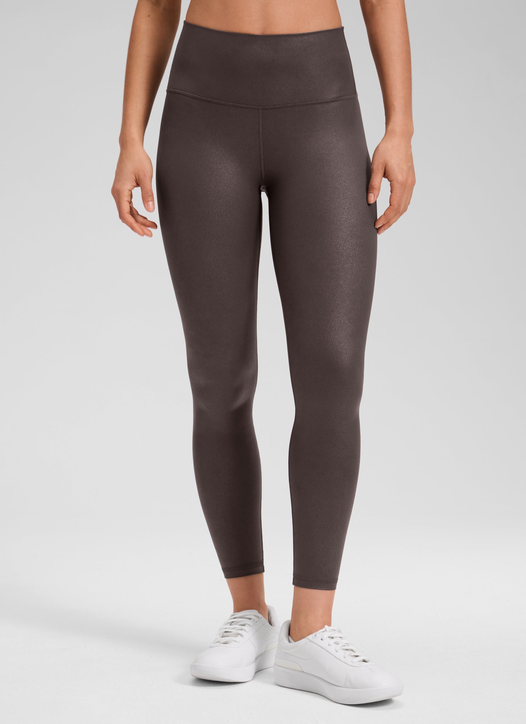 CRZ YOGA Babae Butterluxe Matte na Pekeng Leather na Leggings na may 25'' Hot Fudge Brown Foil na Disenyo