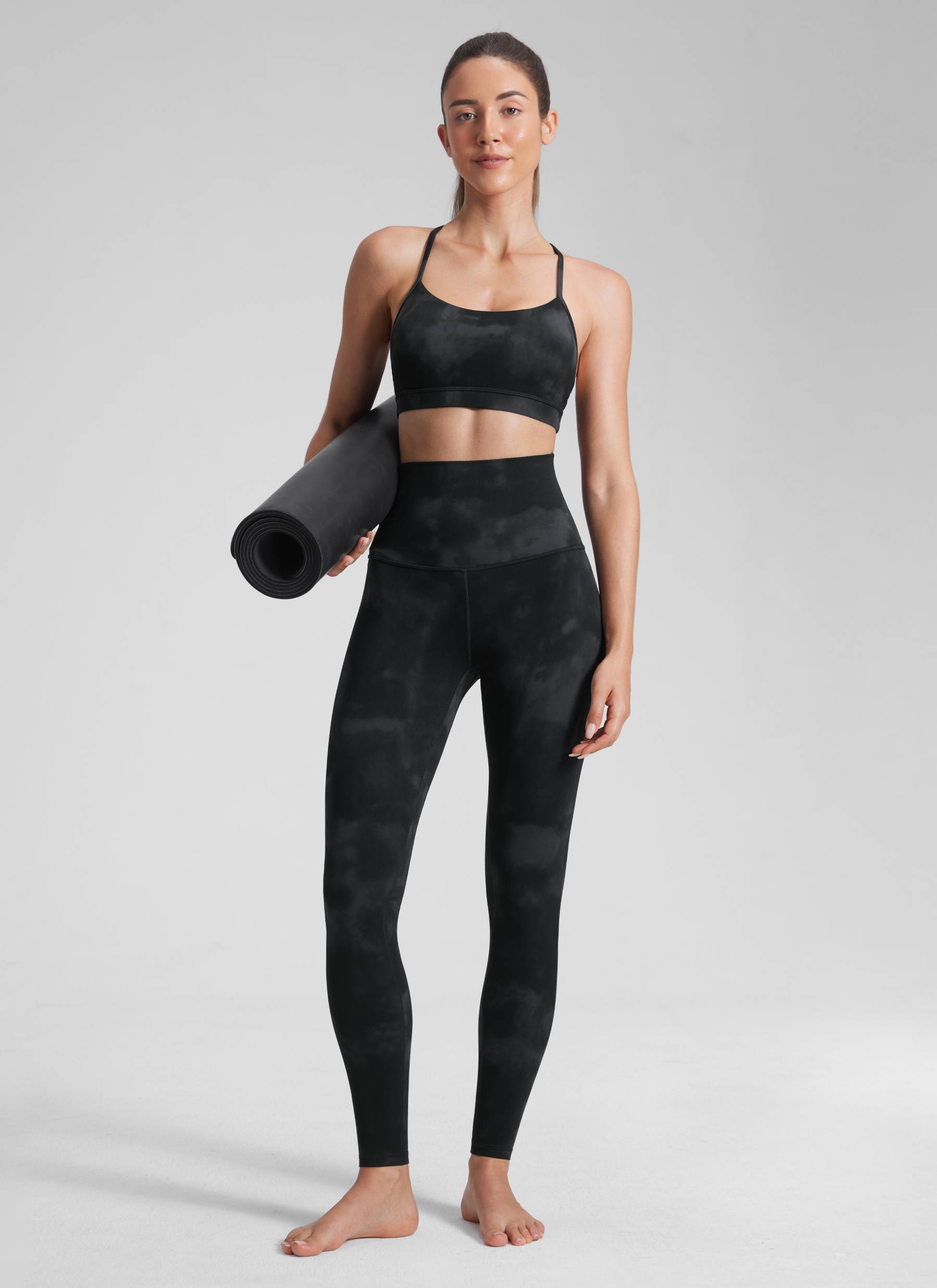 CRZ YOGA Pambabaeng Yoga Super High Waist Butterluxe Yoga Leggings 28'' Itim na Tie Dye na Bulaklak