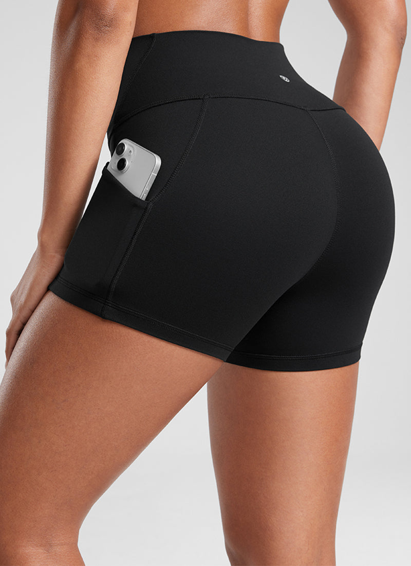 CRZ YOGA Pambabaeng Yoga High Rise Biker Butterluxe Pockets Shorts 8 cm Itim