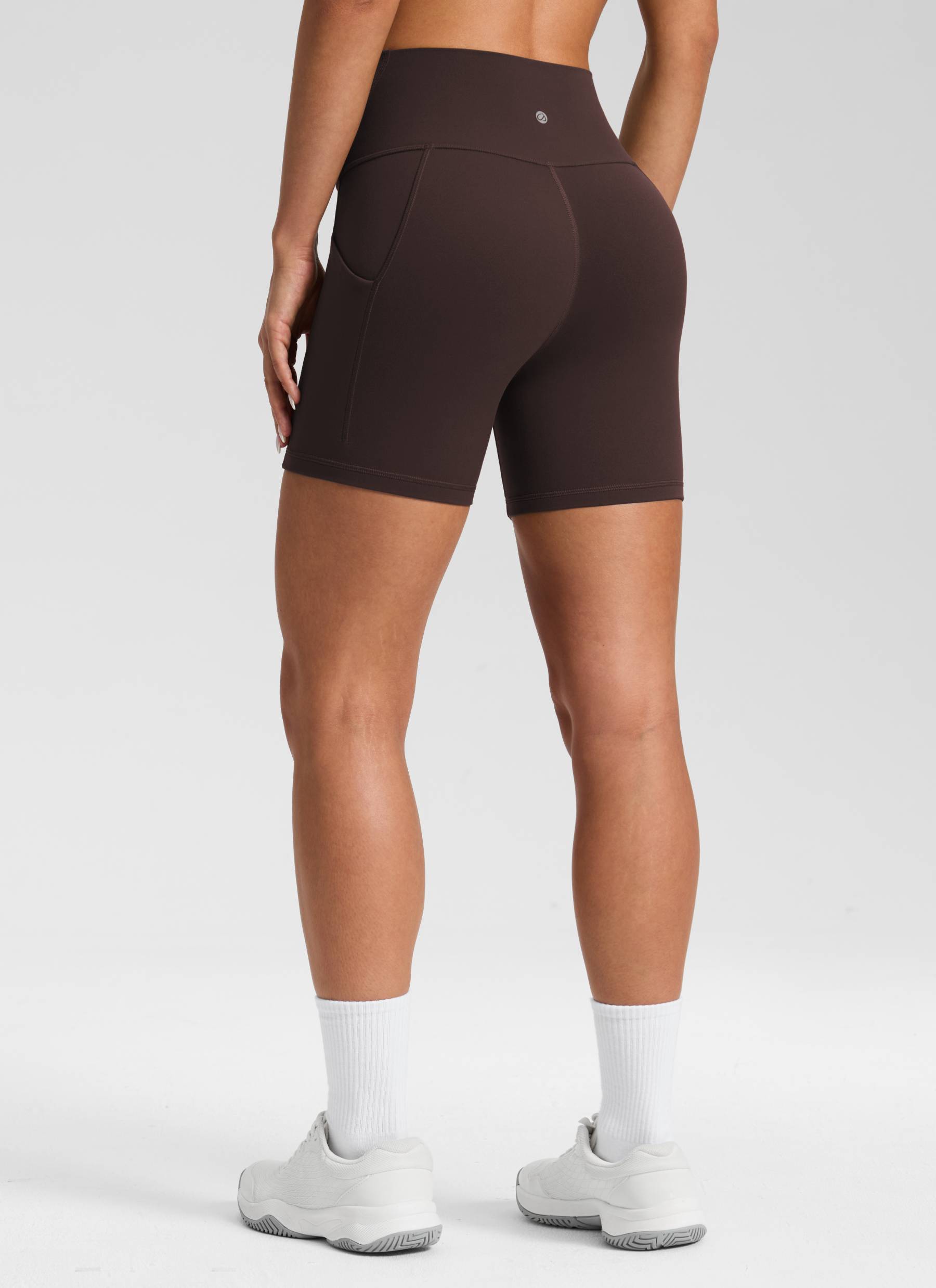 CRZ YOGA Pambabaeng Yoga High Rise Biker Butterluxe Shorts na may Bulsa na 5'' Hot Fudge Brown