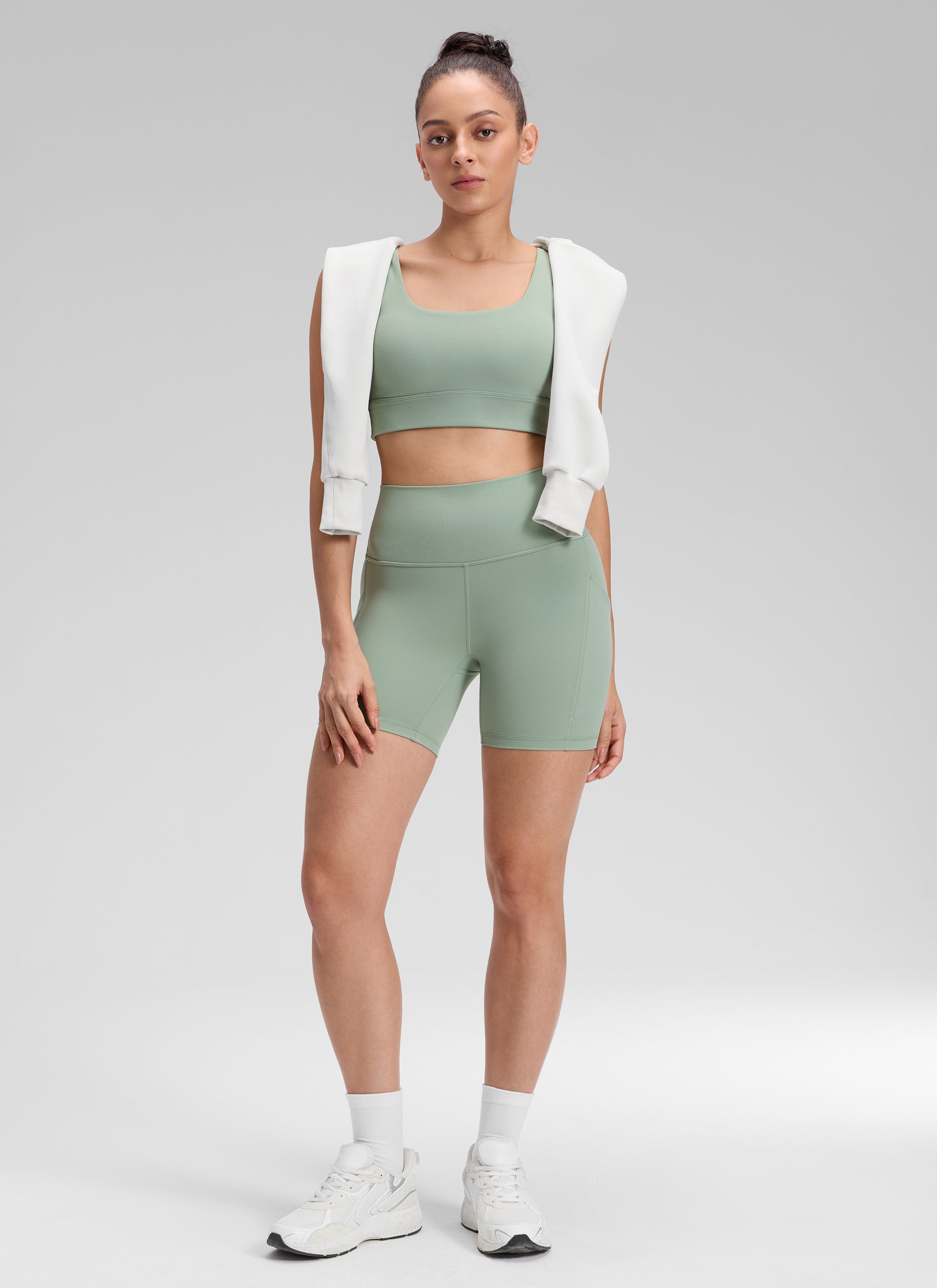 CRZ YOGA Pambabaeng Yoga High Rise Biker Butterluxe Shorts na may Bulsa 5'' Green Palm Court