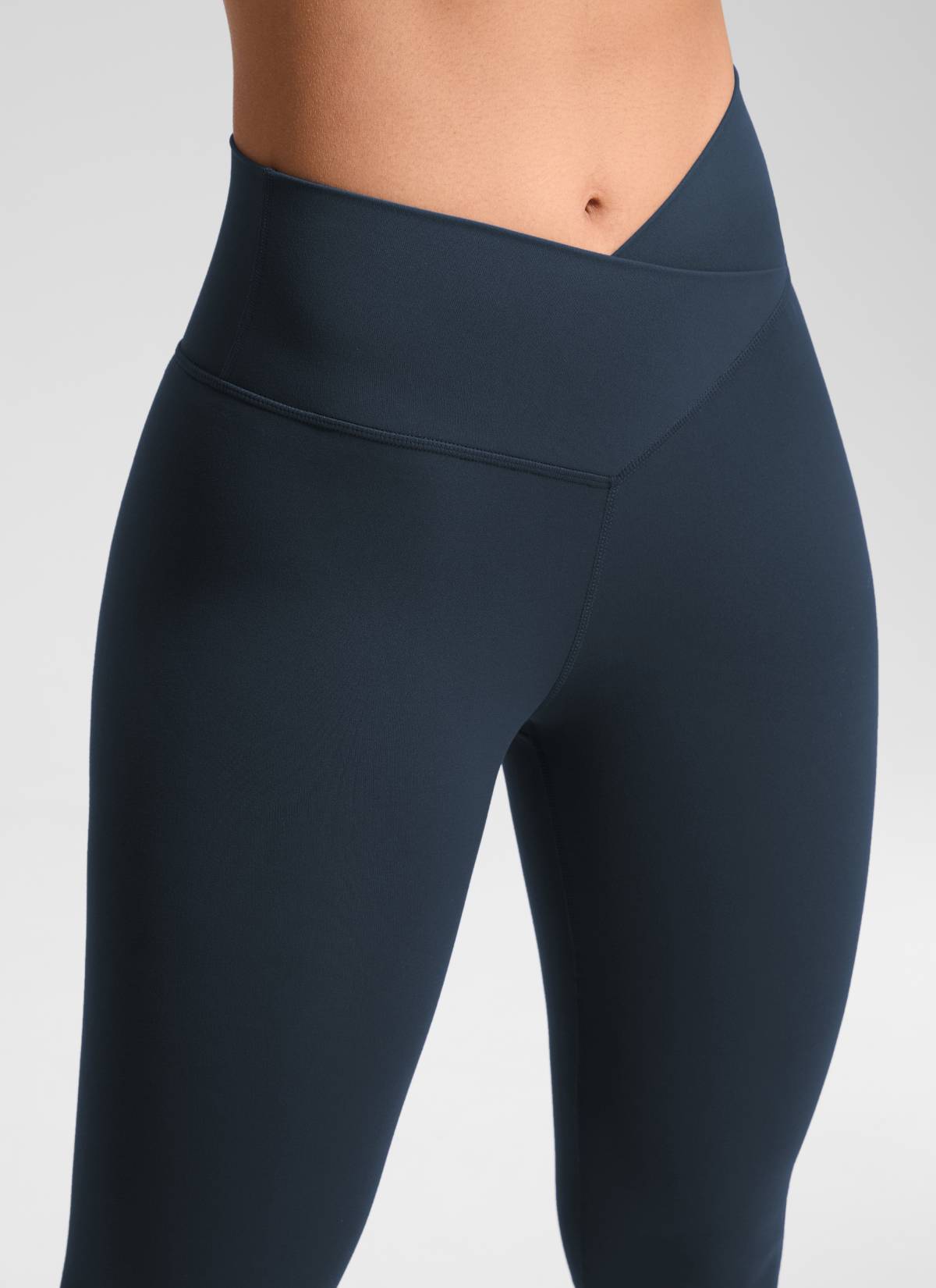 CRZ YOGA Mataas na Sapatos para sa Kababaihan Butterluxe Yoga Leggings 25'' V Cross Waist True Navy