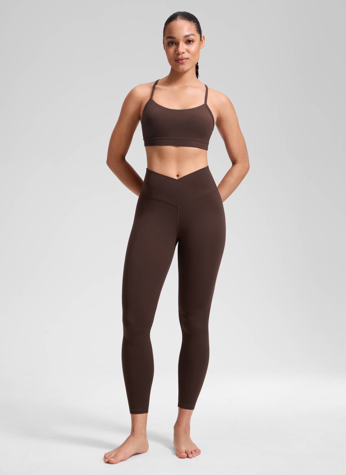 CRZ YOGA Mataas na Sapatos para sa Kababaihan Butterluxe Yoga Leggings 25'' V Cross Waist Hot Fudge Brown