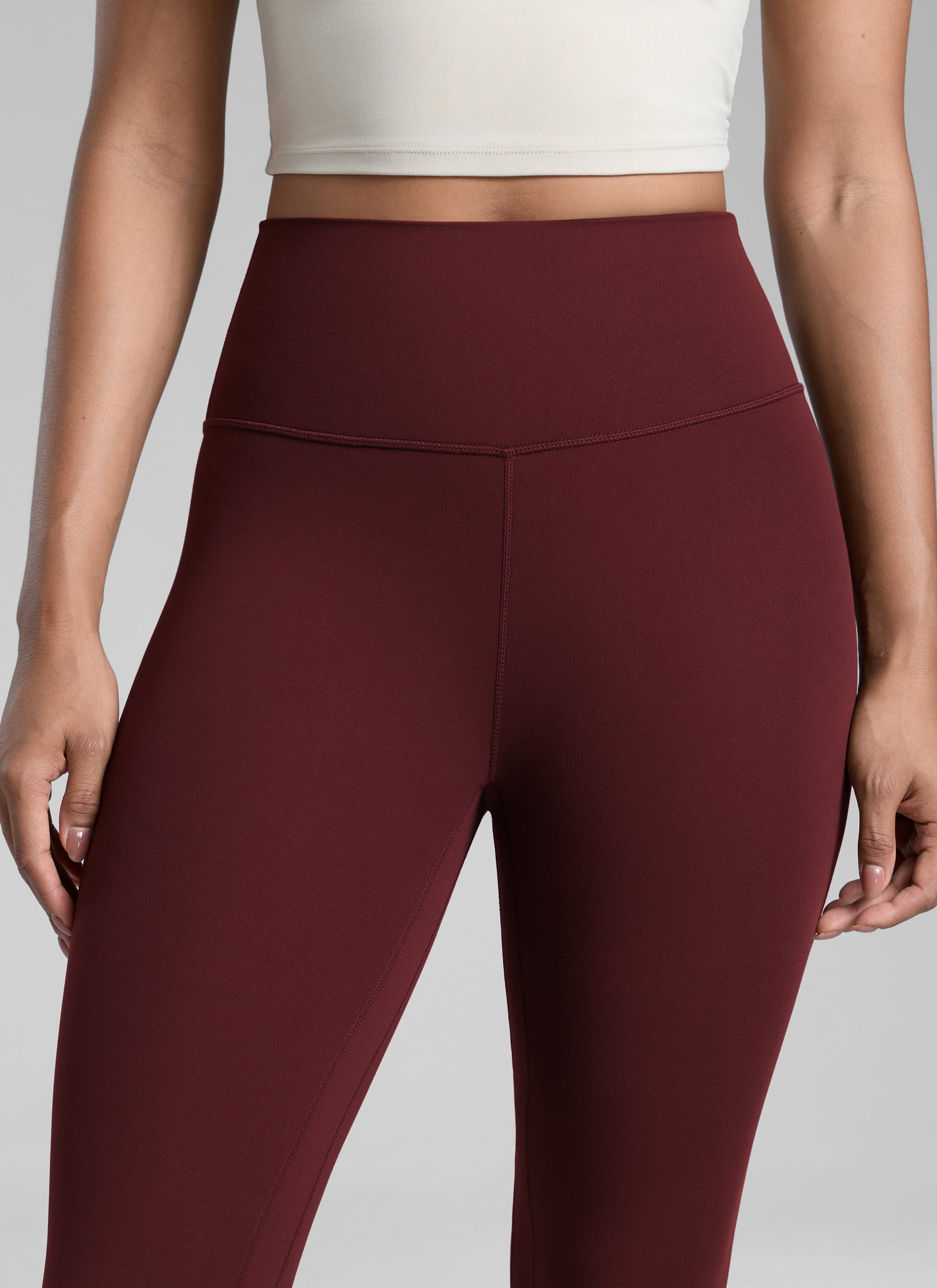 CRZ YOGA Pambabaeng Pag-eehersisyo Mataas na Pagtaas Butterlift Yoga Leggings 25'' Pulang Merlot