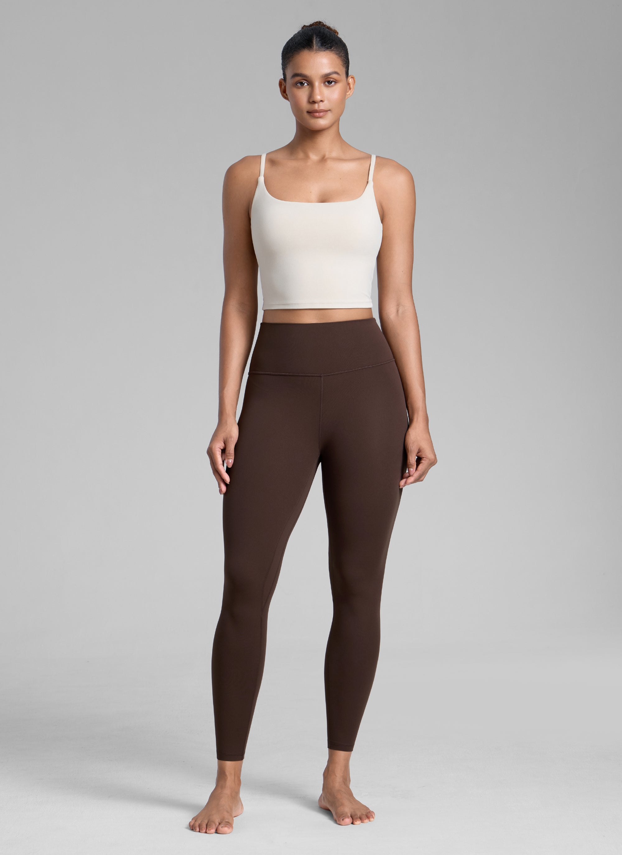 CRZ YOGA Pambabaeng Pag-eehersisyo Mataas na Pagtaas Butterlift Yoga Leggings 25'' Hot Fudge Brown