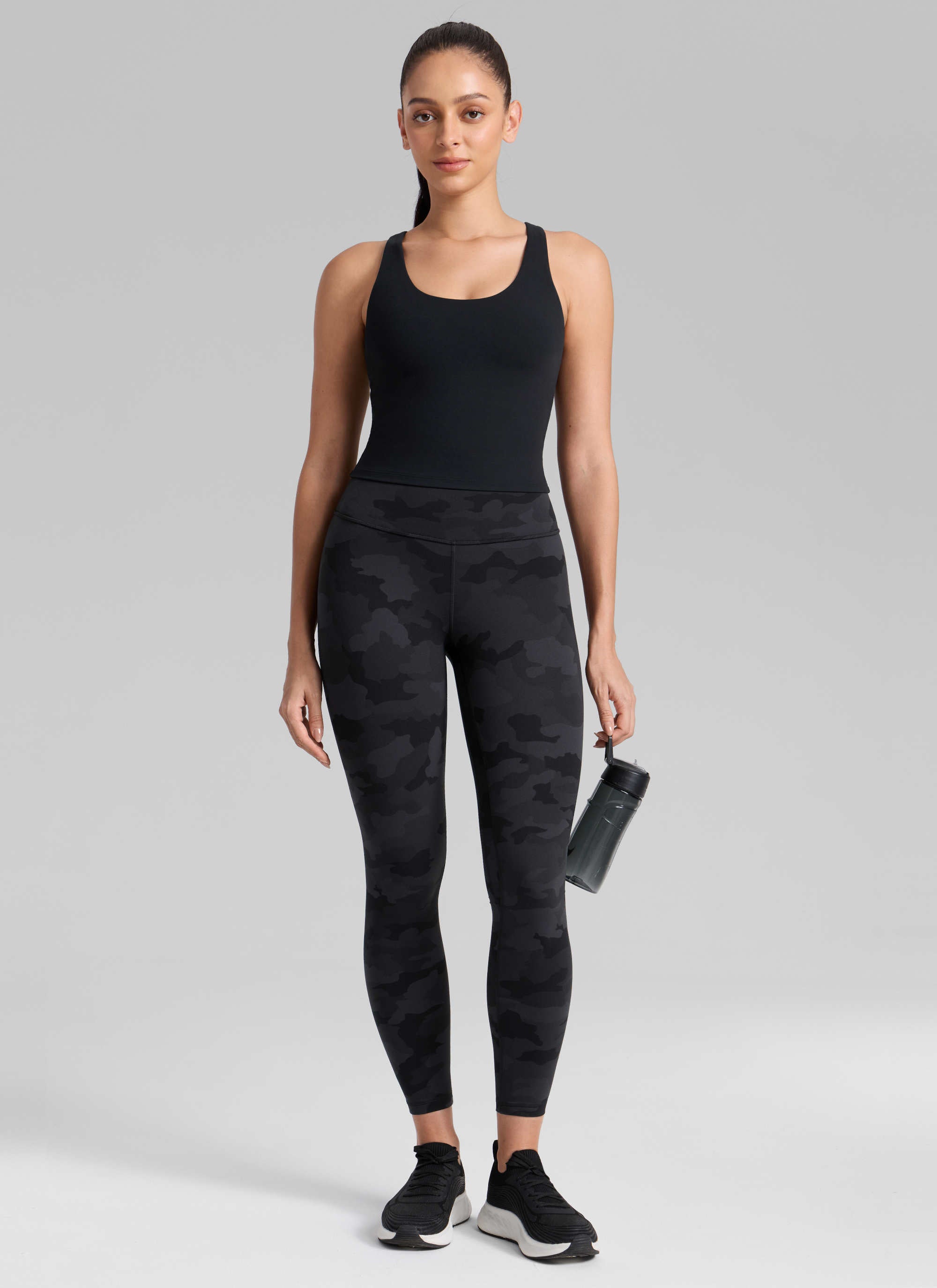 CRZ YOGA Pambabaeng Pag-eehersisyo Mataas na Pagtaas Butterlift Yoga Leggings 25'' Madilim na Abong Camouflage 2