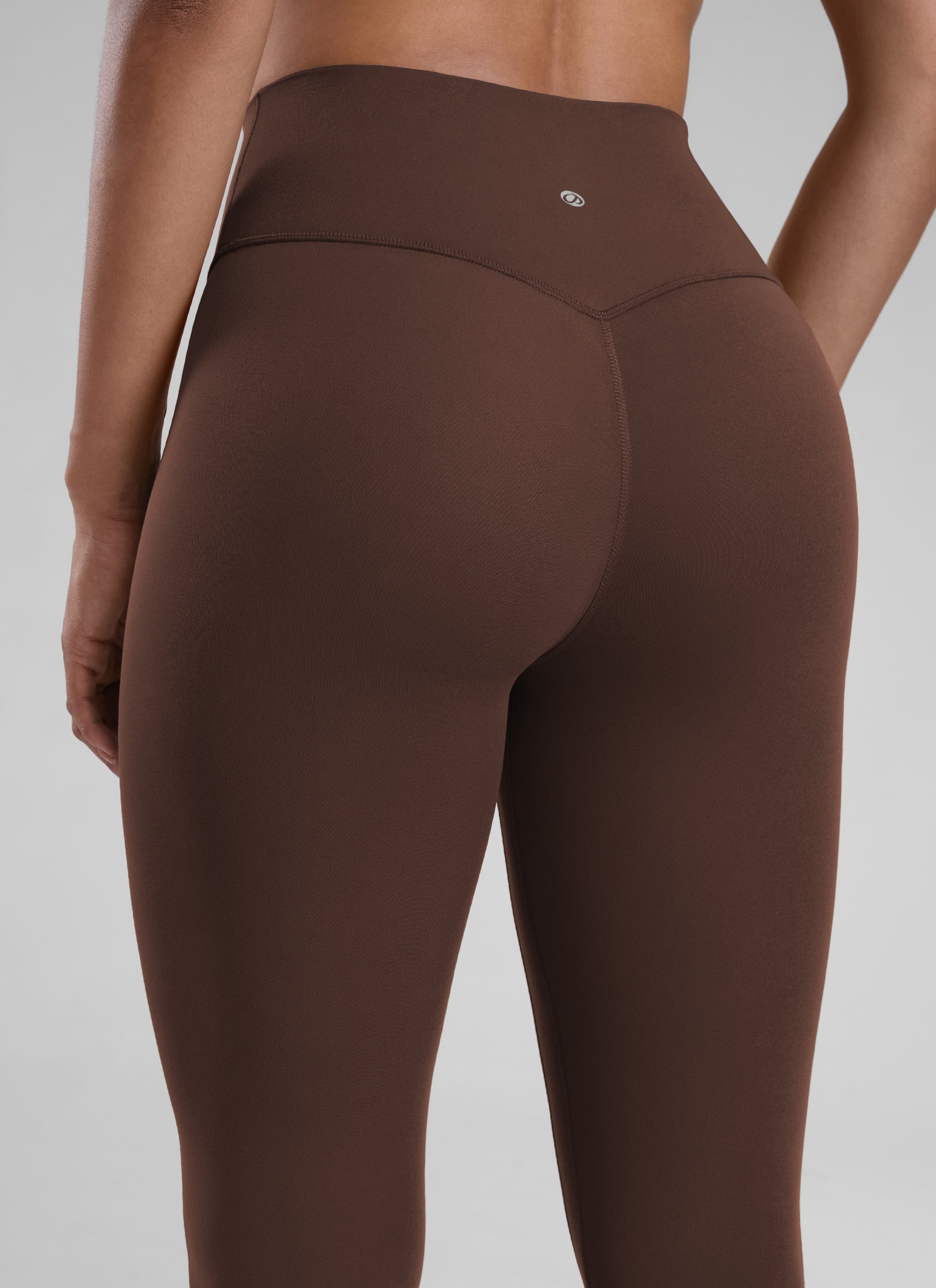 CRZ YOGA Pambabaeng Pag-eehersisyo Mataas na Pagtaas Butterlift Yoga Leggings 25'' Lava Brown