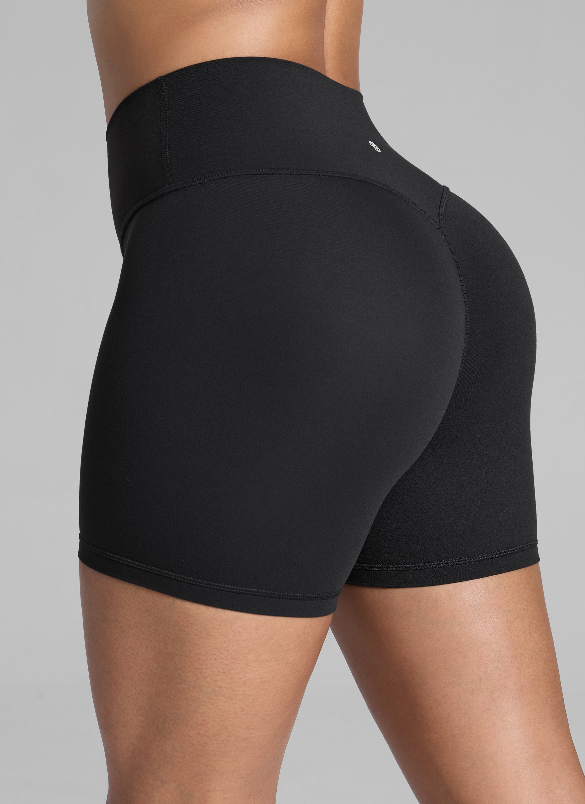 CRZ YOGA Pambabae Butterlift Scrunch Butt Atheletic Workout Biker Shorts Itim