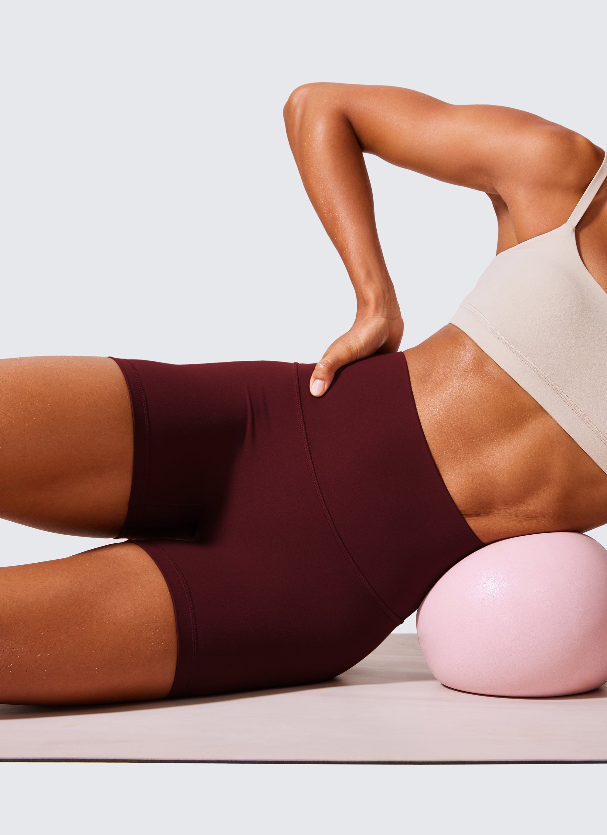 CRZ YOGA Pambabae Butterlift Scrunch Butt Atheletic Workout Biker Shorts Pulang Merlot